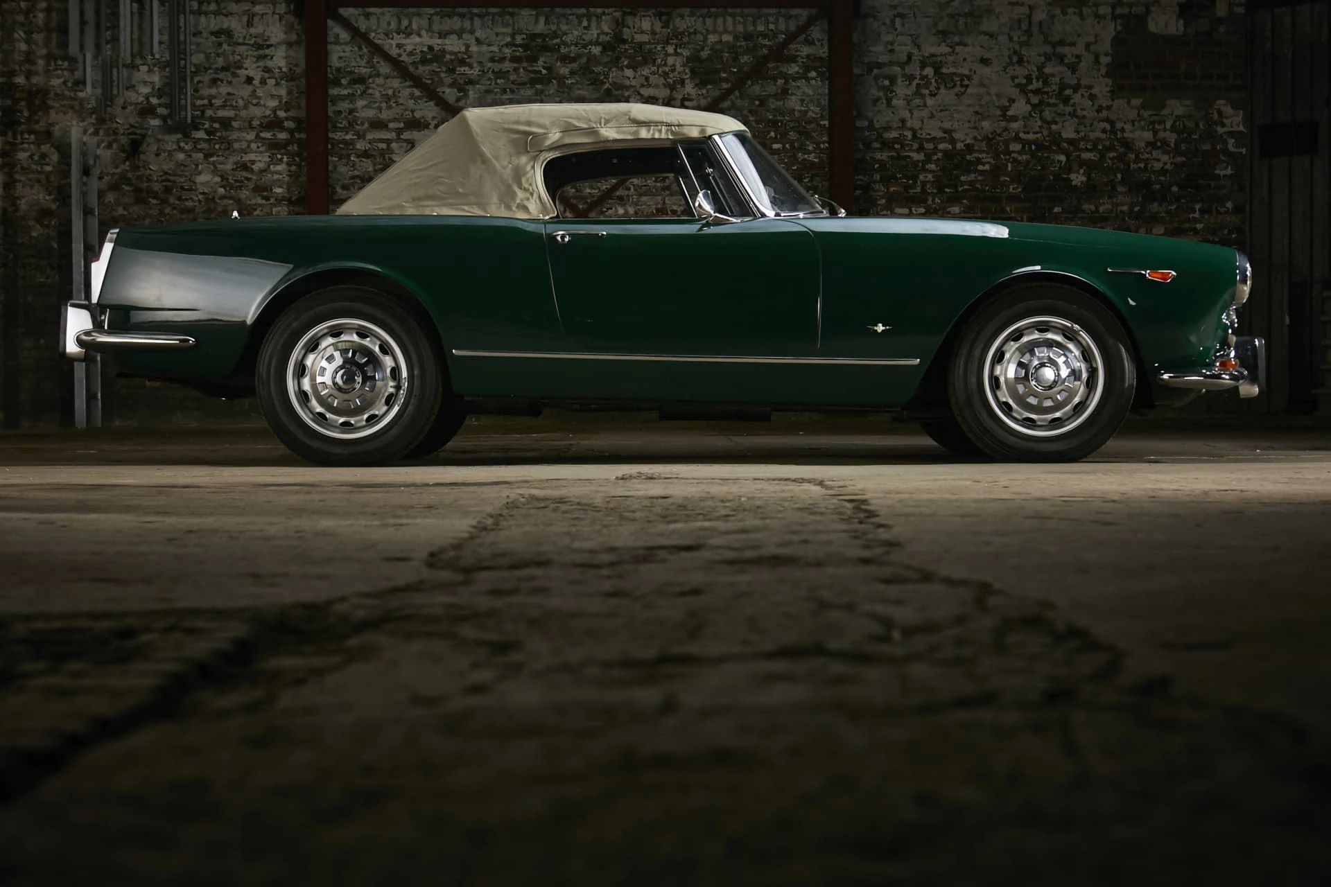 Alfa Romeo 2600 Spider Touring 1964 10