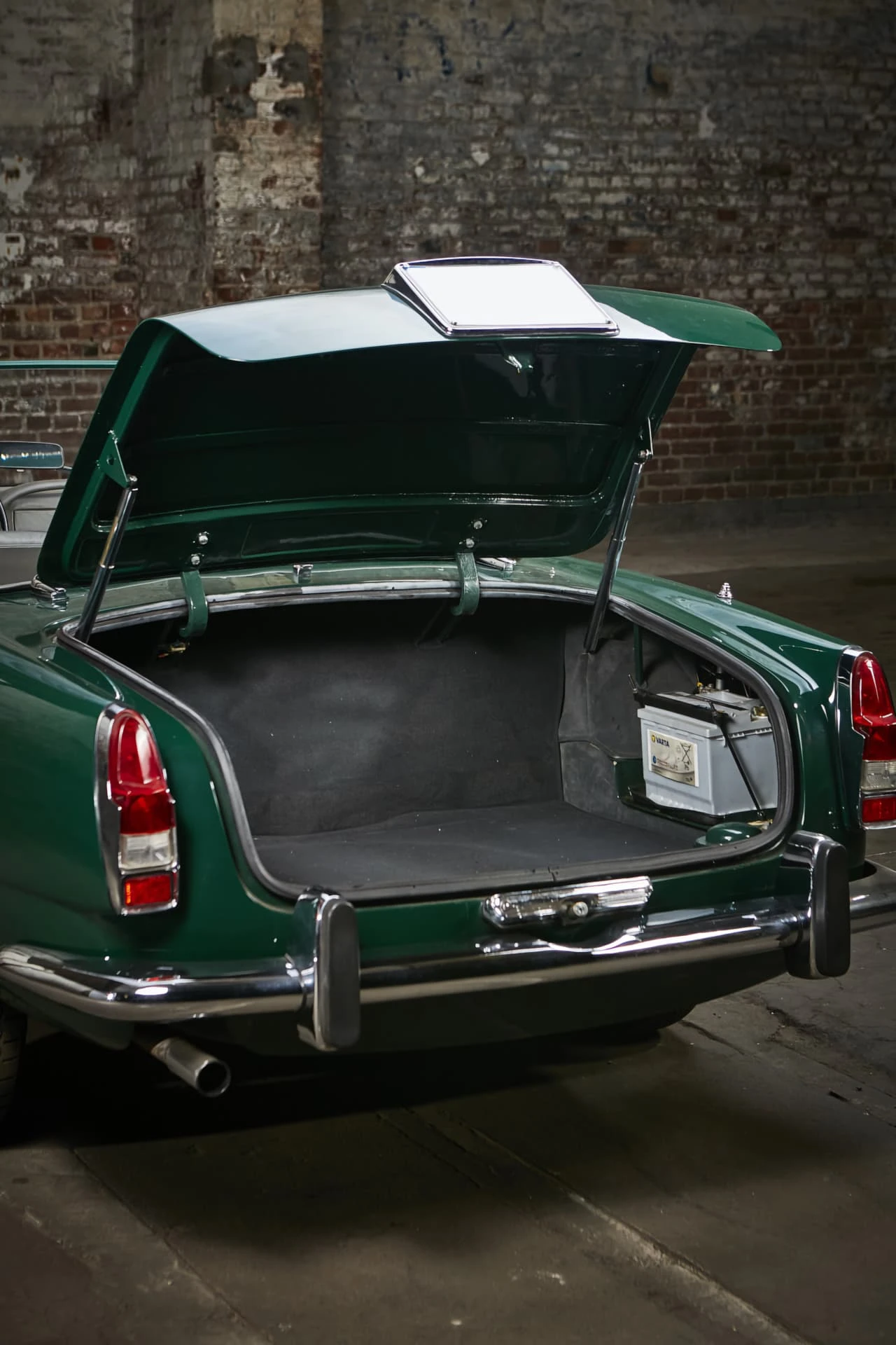 Alfa Romeo 2600 Spider Touring 1964 25