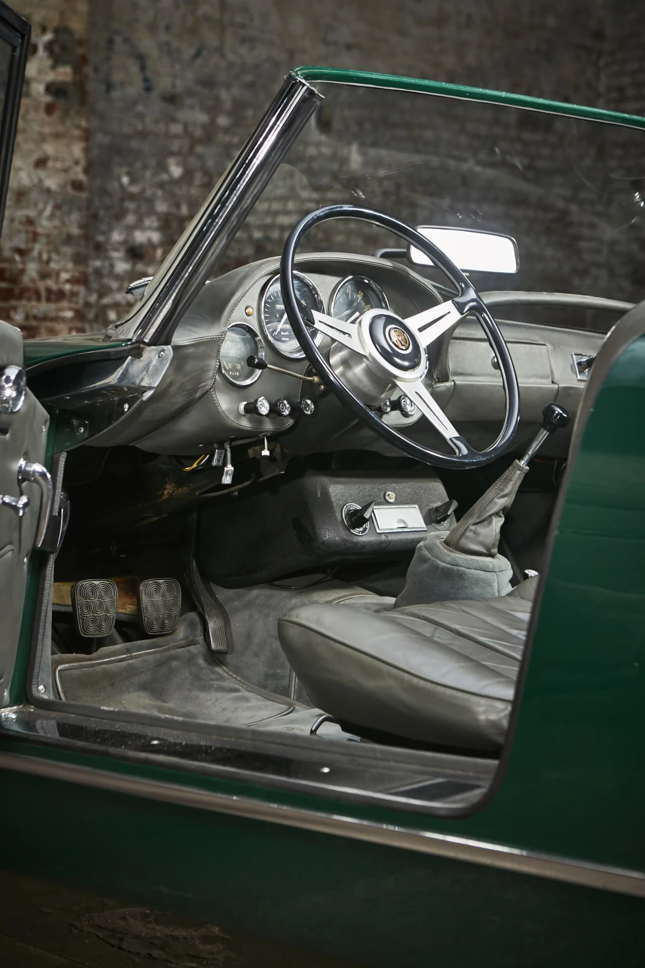 Alfa Romeo 2600 Spider Touring 1964 30