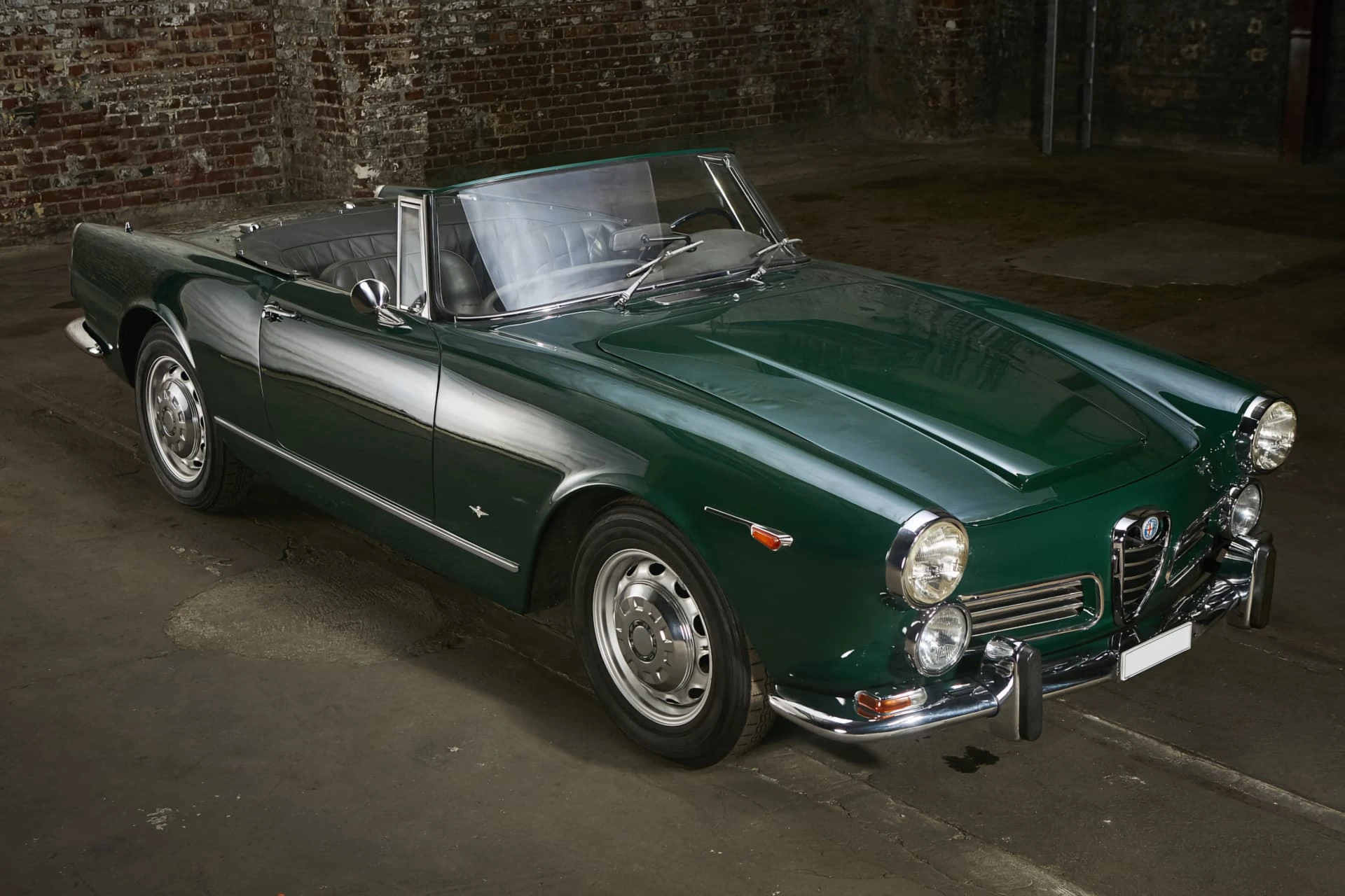 Alfa Romeo 2600 Spider Touring 1964 8