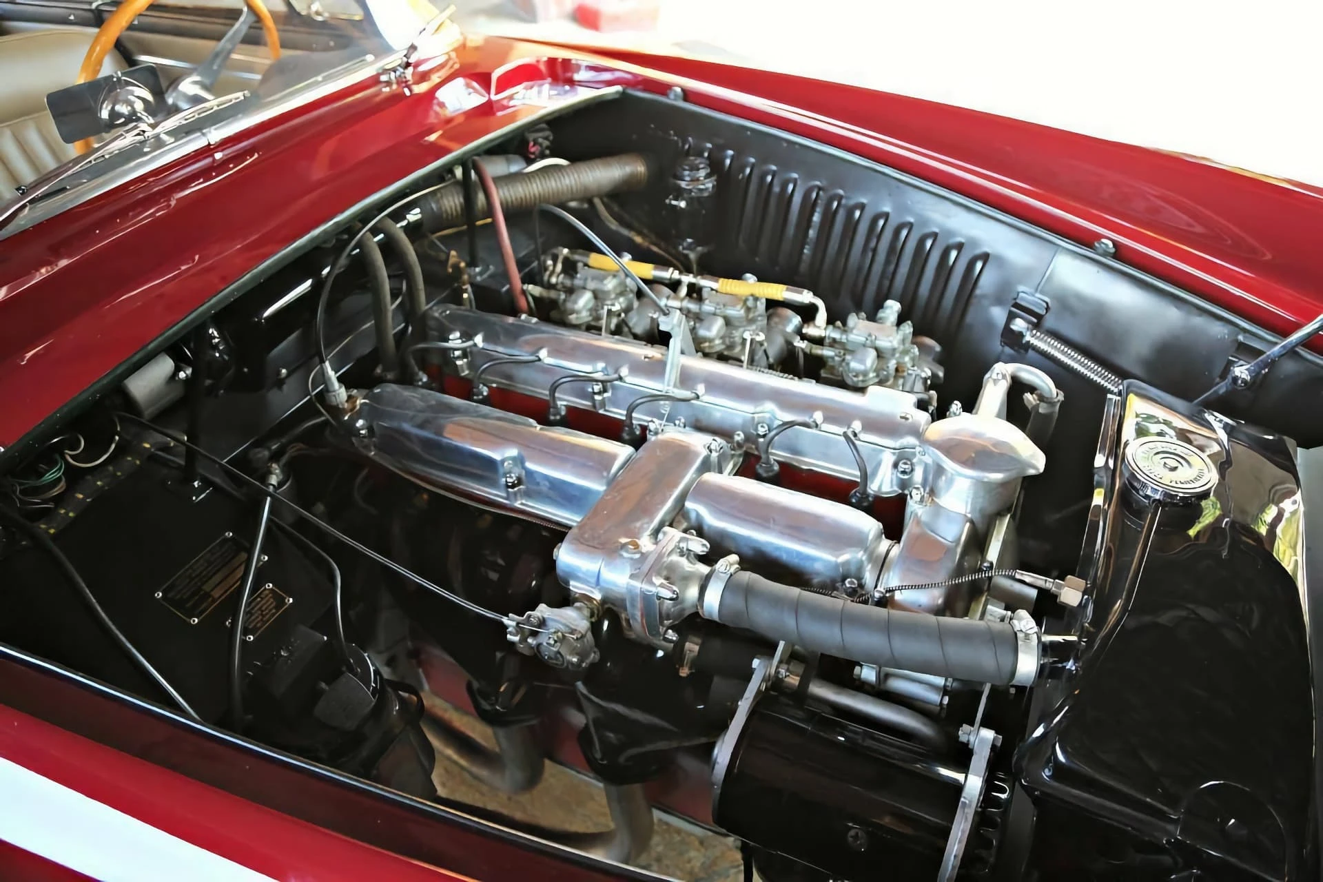 Aston-Martin-DB2-4-Allemano-1953-27