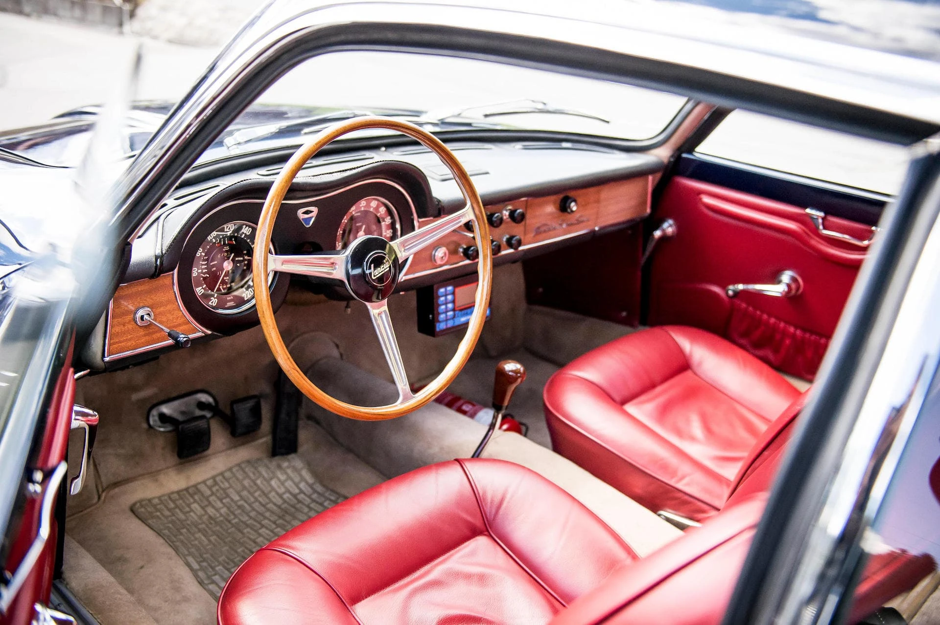 Lancia Flaminia 2.8-Litre Super Sport 'Double Bubble' Coupé Zagato 1965 12