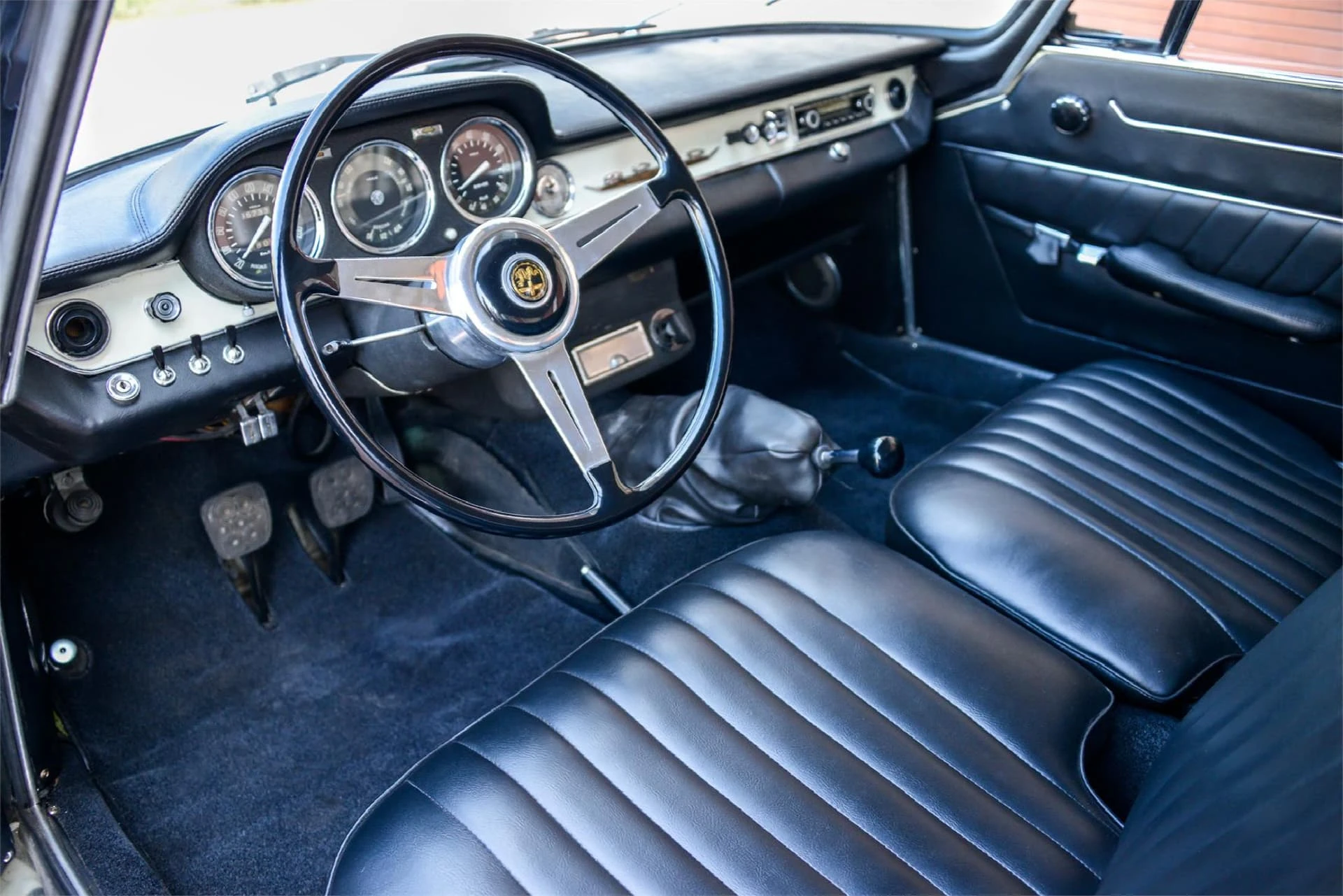 Alfa Romeo 2000 Sprint Bertone 1962 10