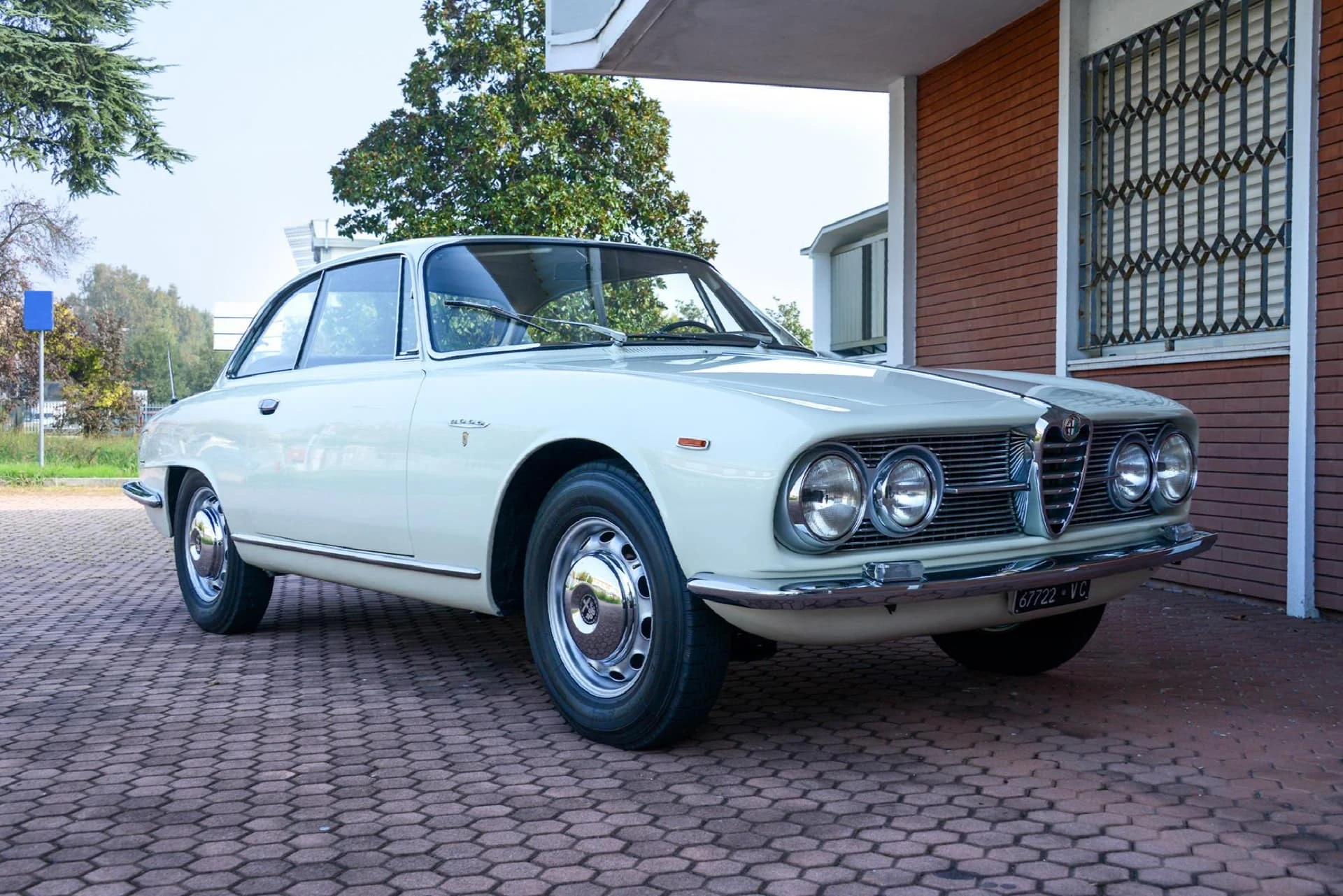 Alfa Romeo 2000 Sprint Bertone 1962 2