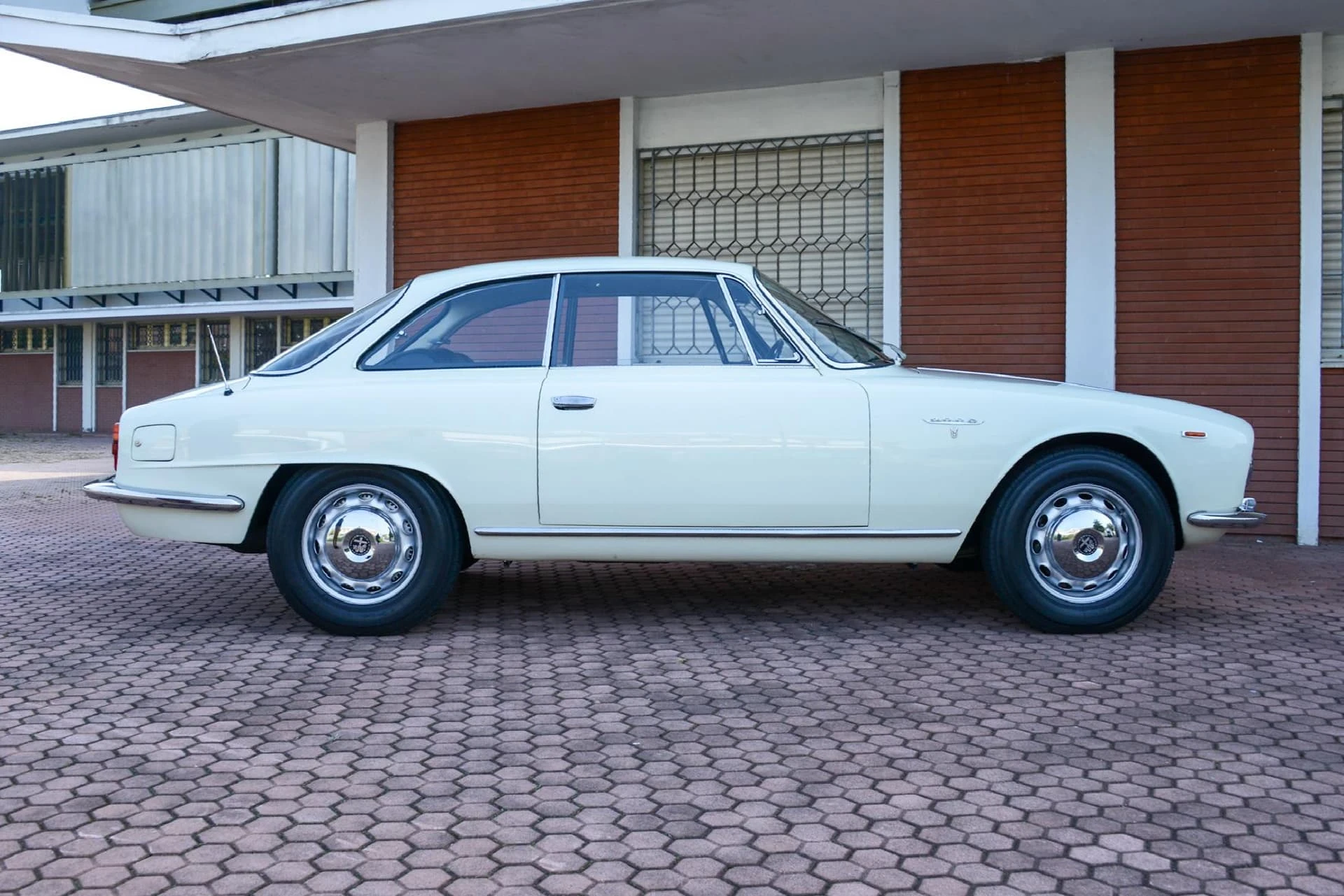 Alfa Romeo 2000 Sprint Bertone 1962 6