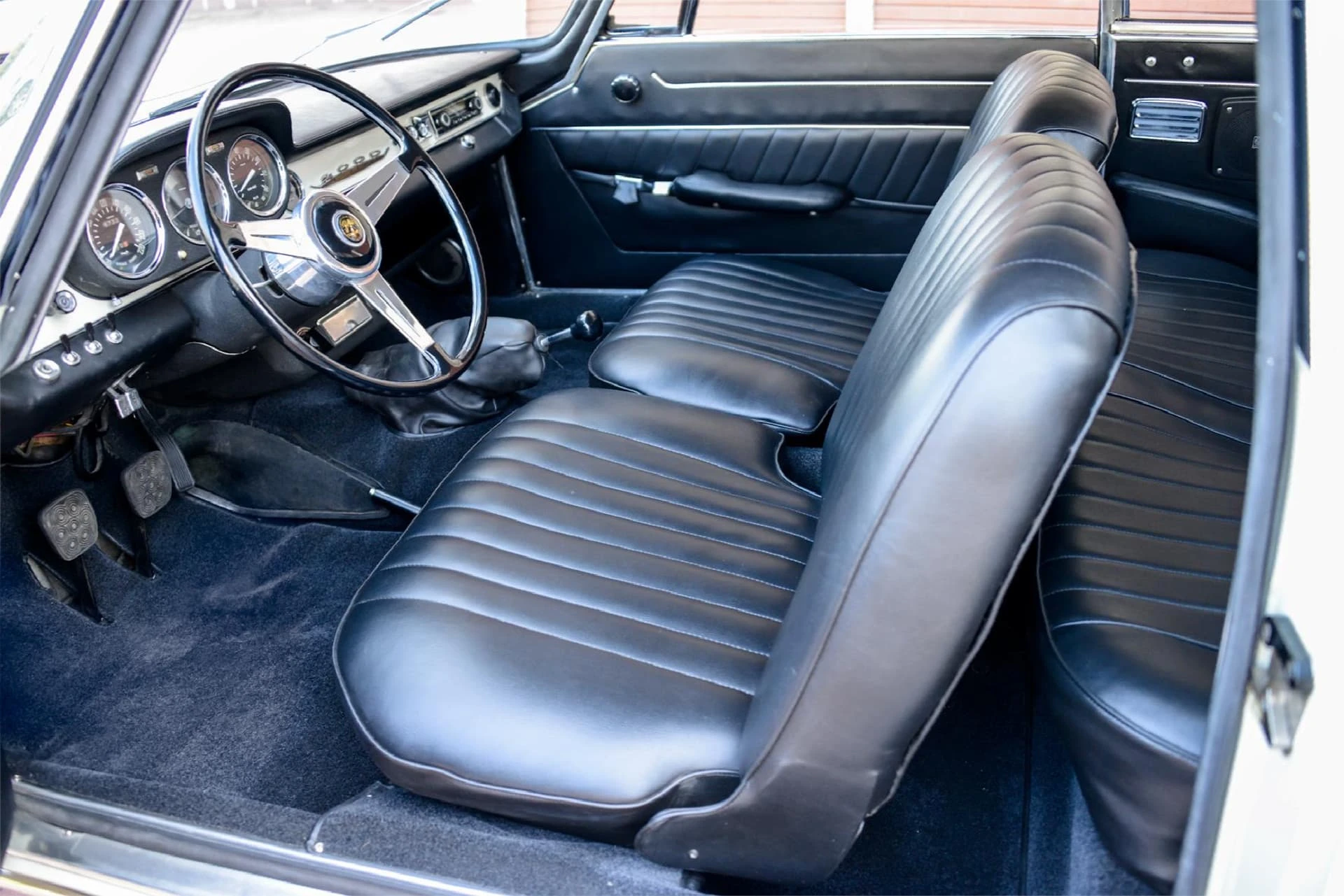 Alfa Romeo 2000 Sprint Bertone 1962 9