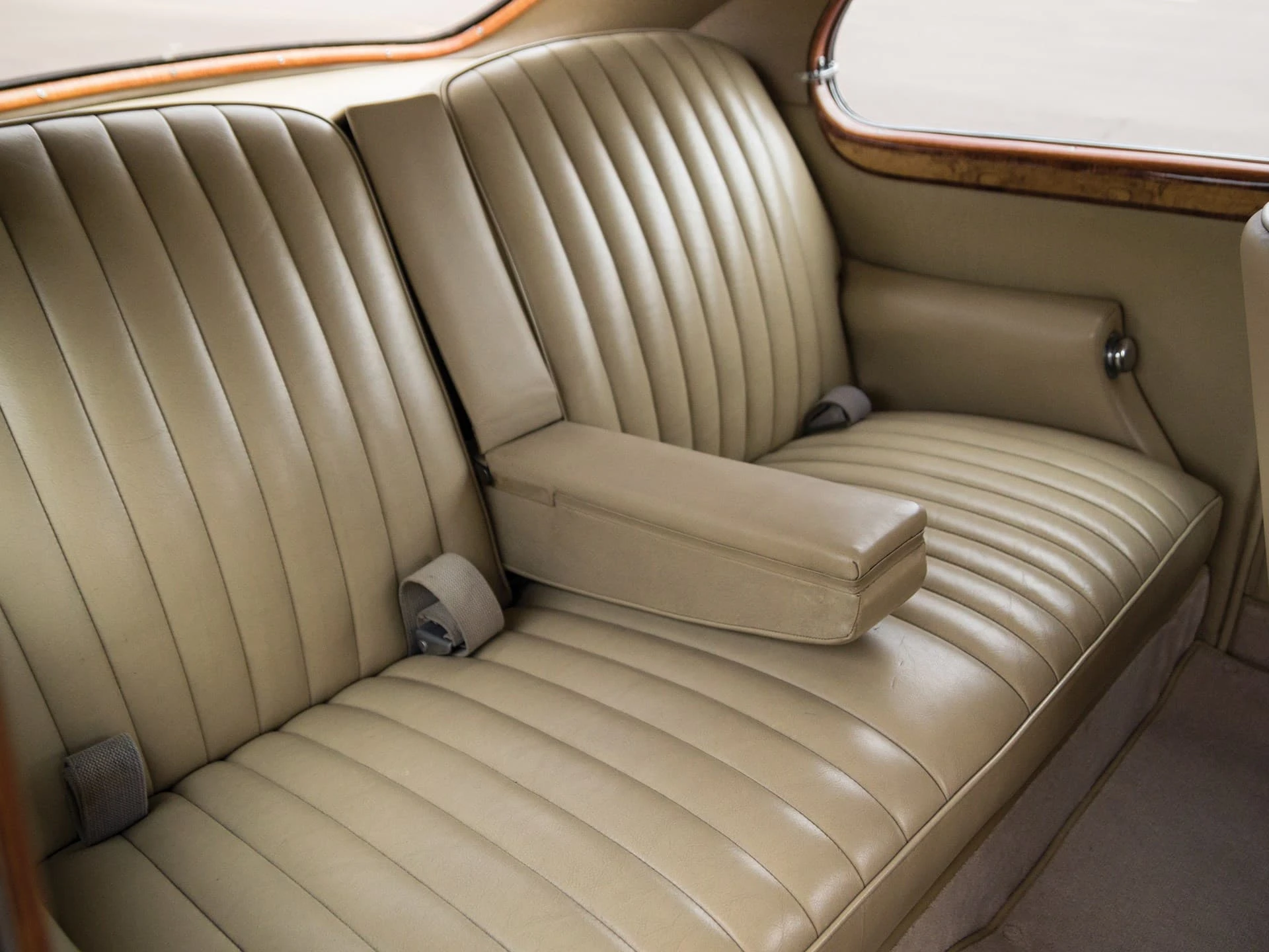 Bentley Continental Type R Franay 1954 27