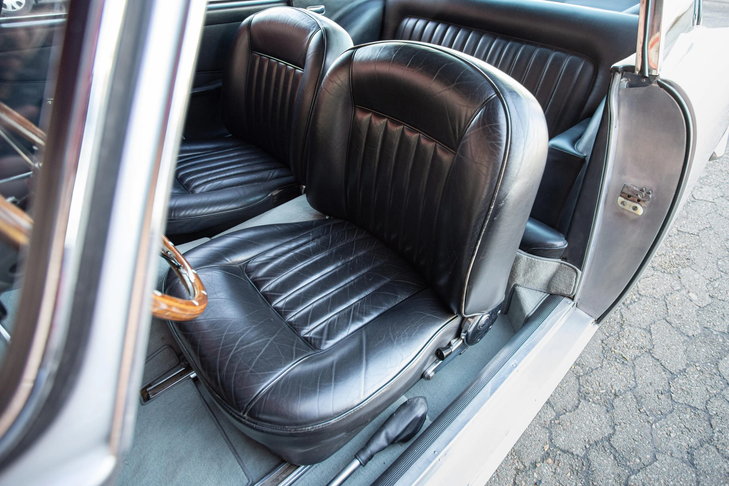 DB4 Series II Saloon 1960 26