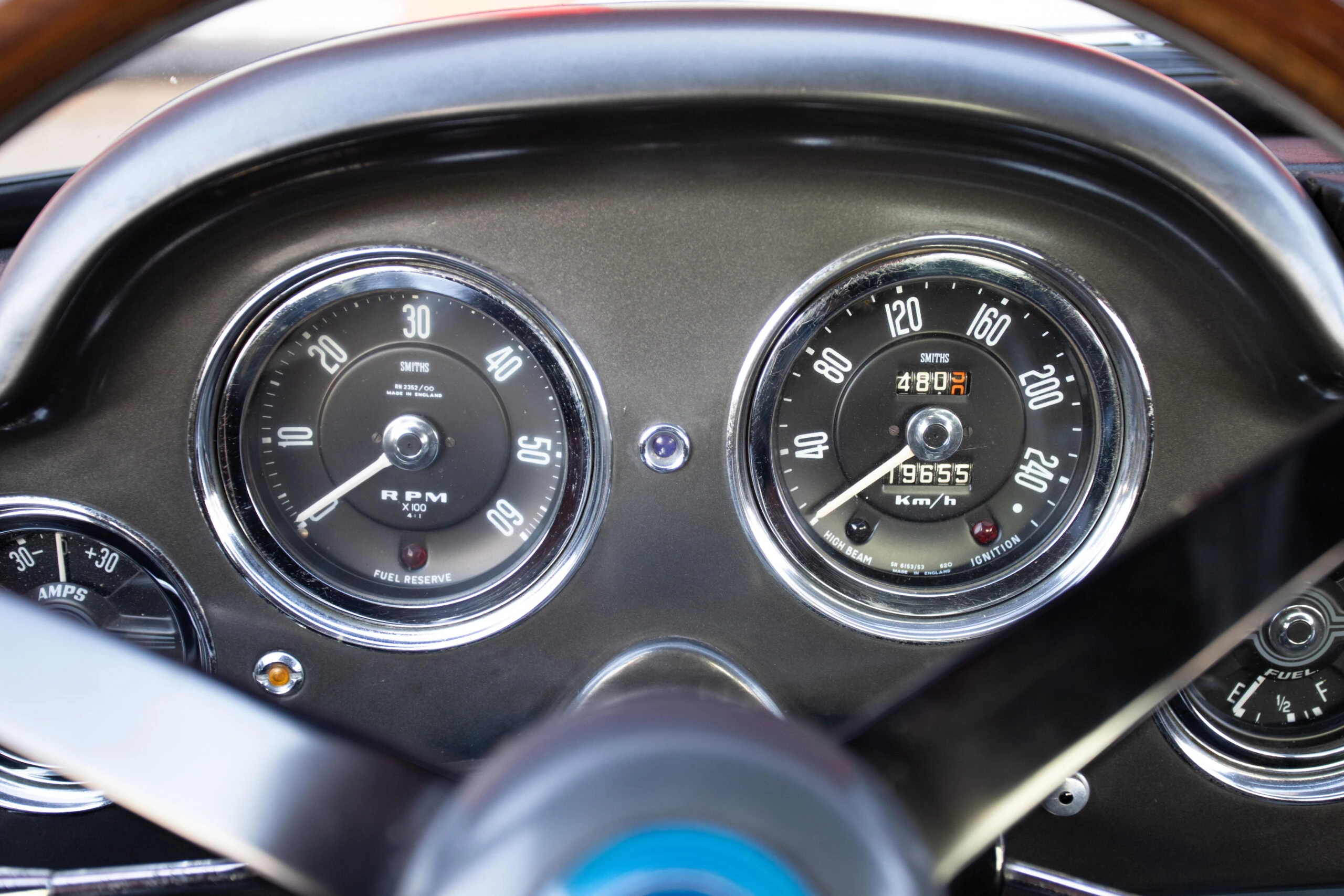 DB4 Series II Saloon 1960 30