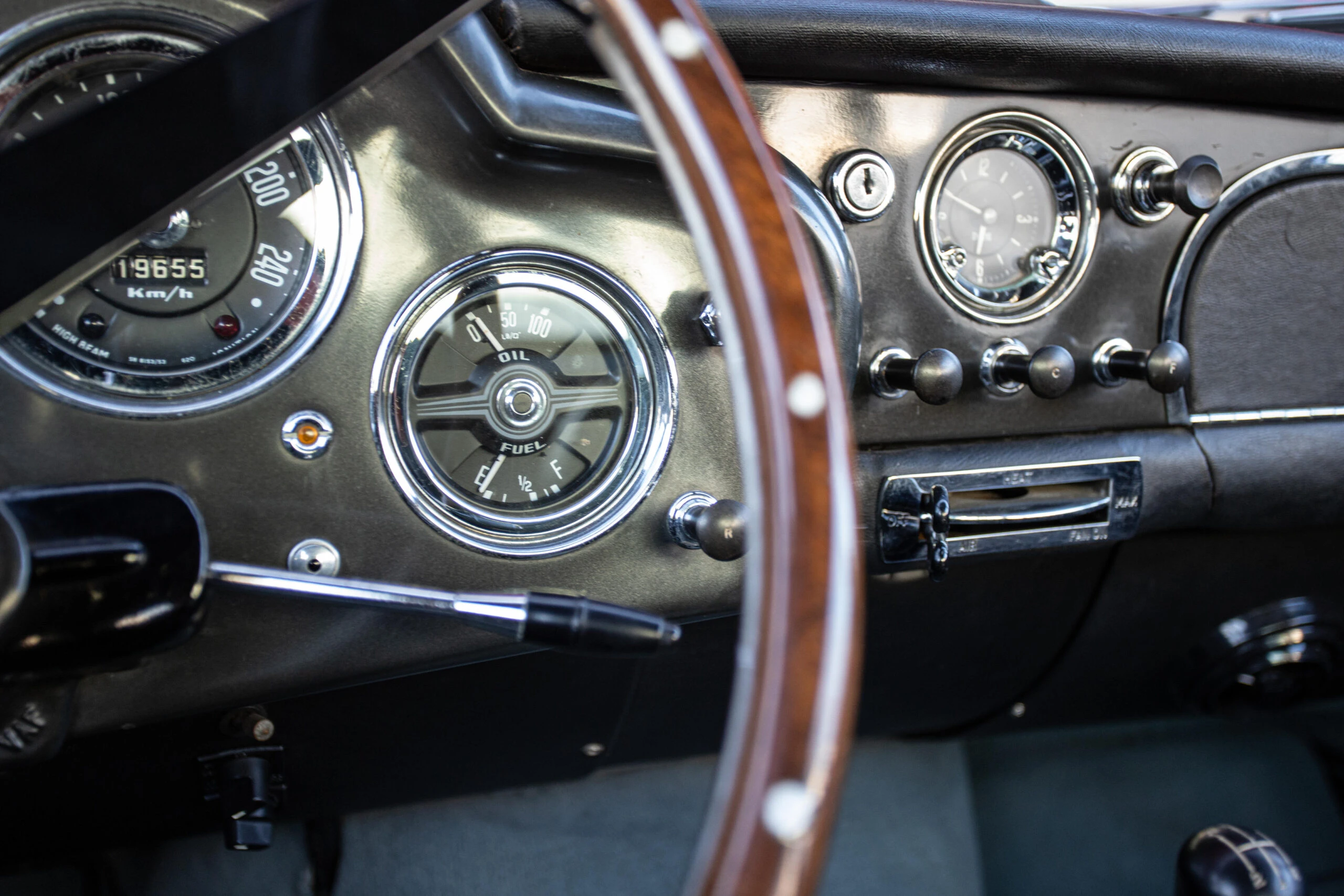 DB4 Series II Saloon 1960 31