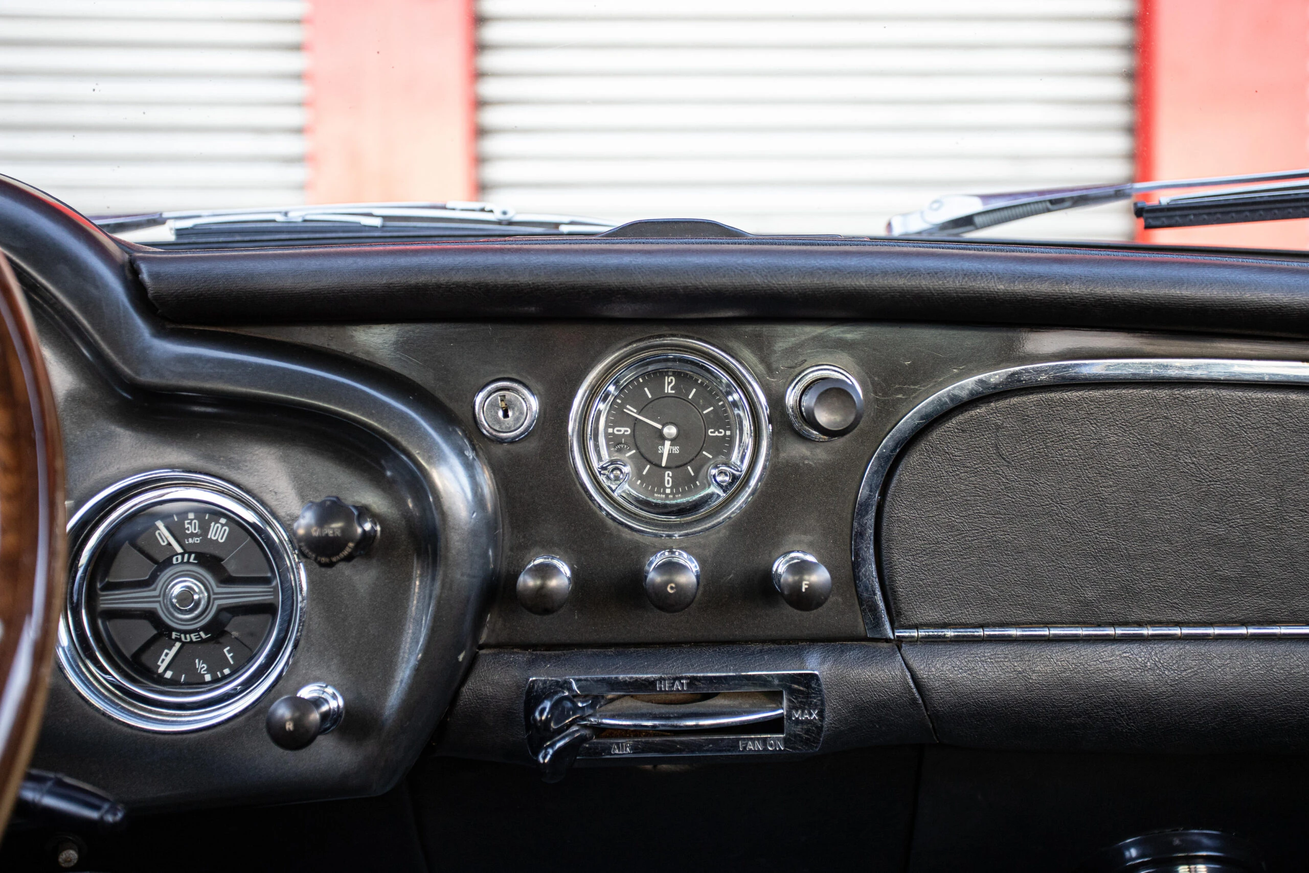 DB4 Series II Saloon 1960 32
