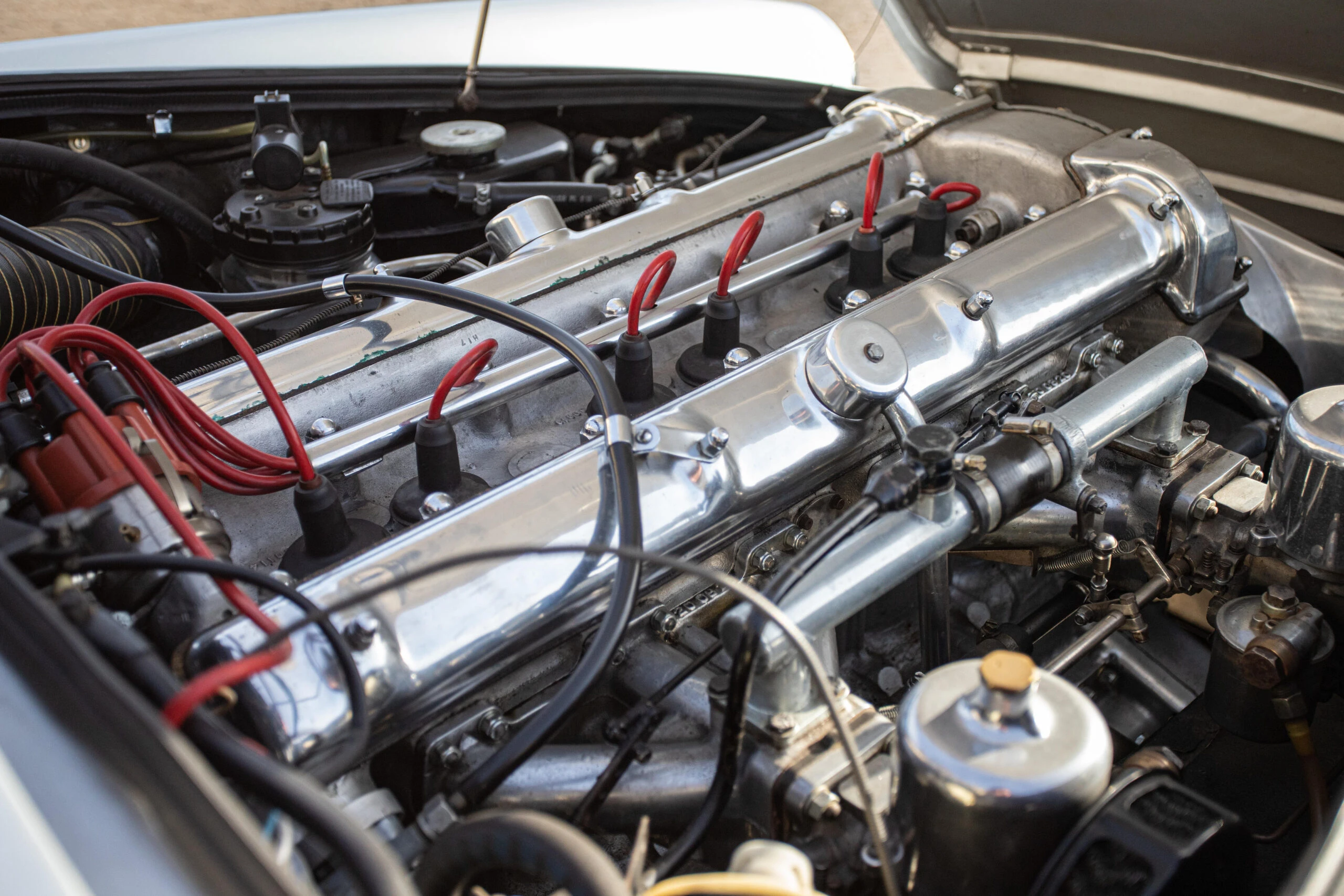 DB4 Series II Saloon 1960 40