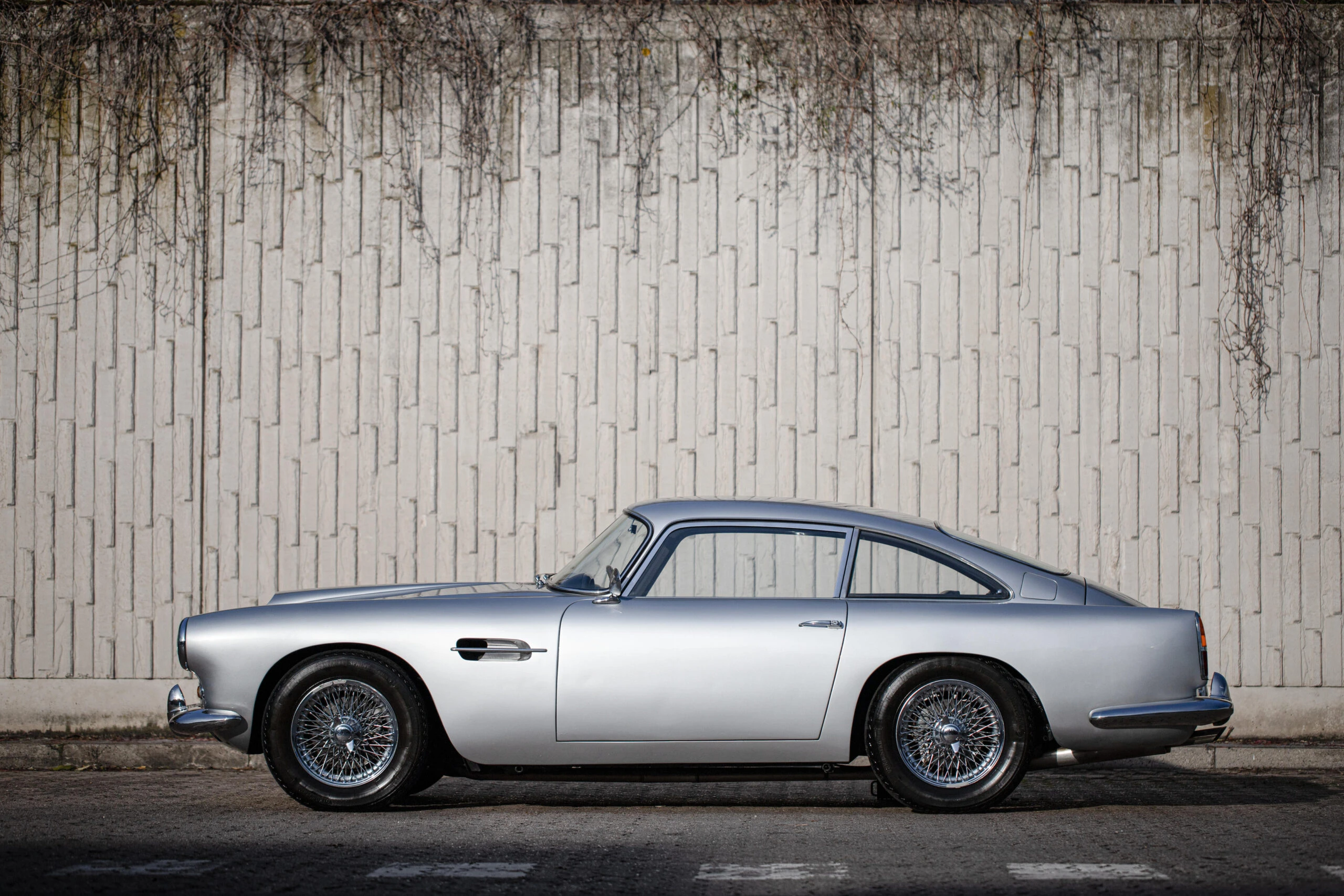 DB4 Series II Saloon 1960 8