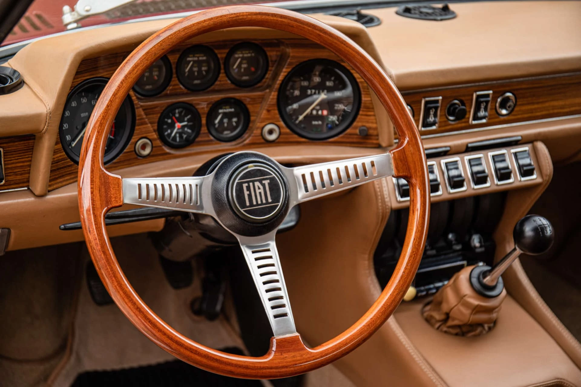 Fiat Dino 2400 Coupé Bertone 1969 15