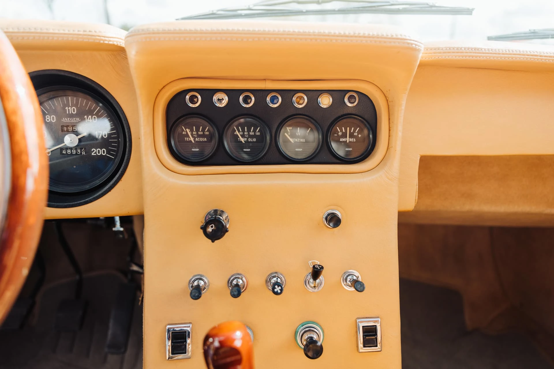 Lamborghini 400 GT 2+2 Touring 1968 15