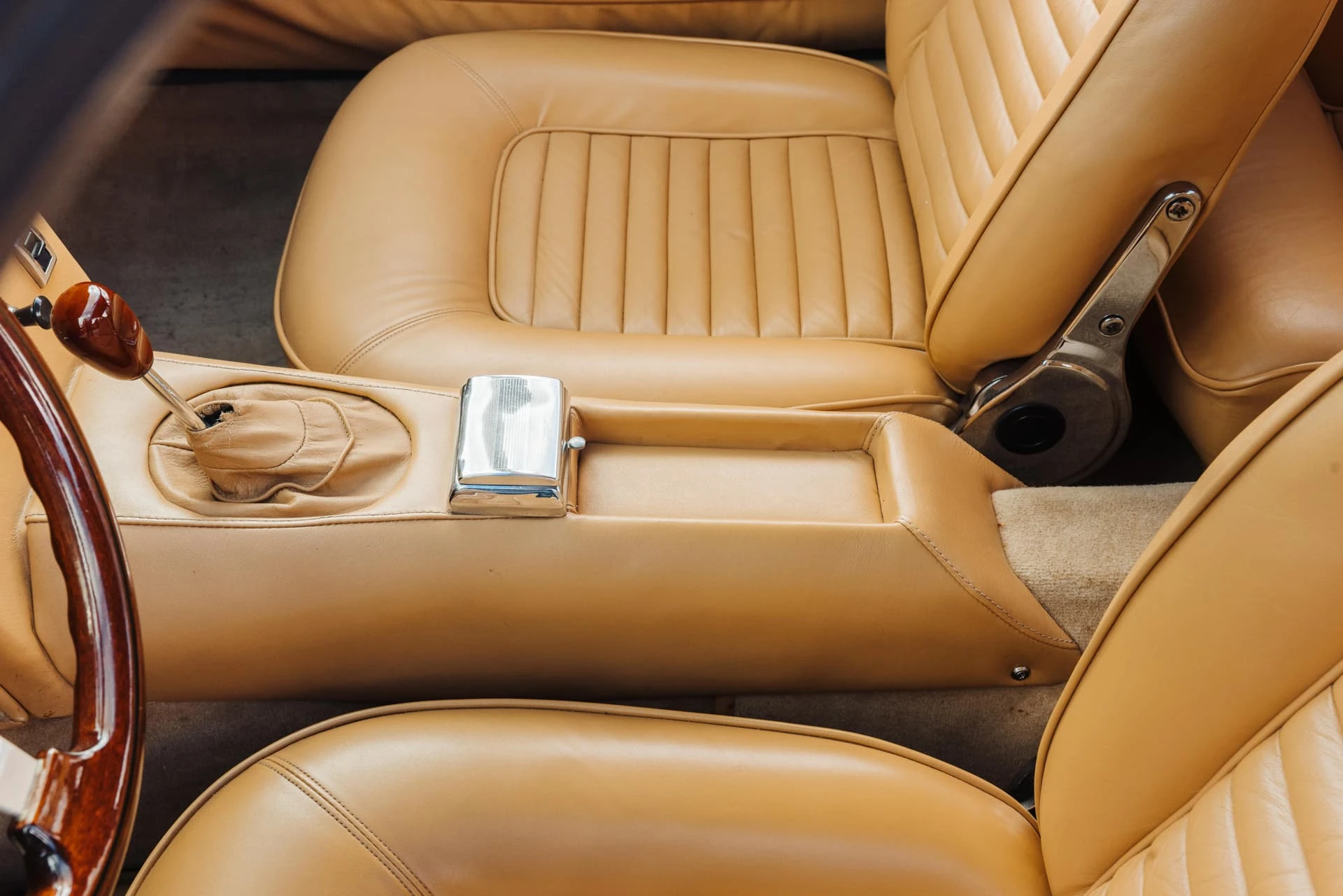 Lamborghini 400 GT 2+2 Touring 1968 6