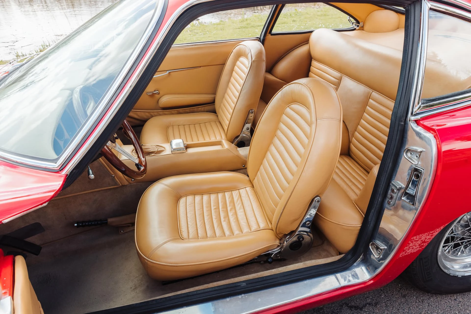 Lamborghini 400 GT 2+2 Touring 1968 9