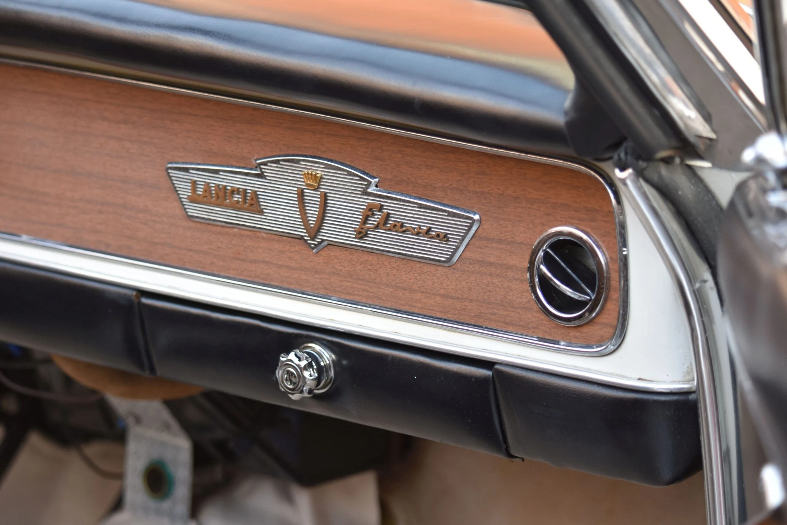 Lancia Flavia Convertible Vignale 1962 10