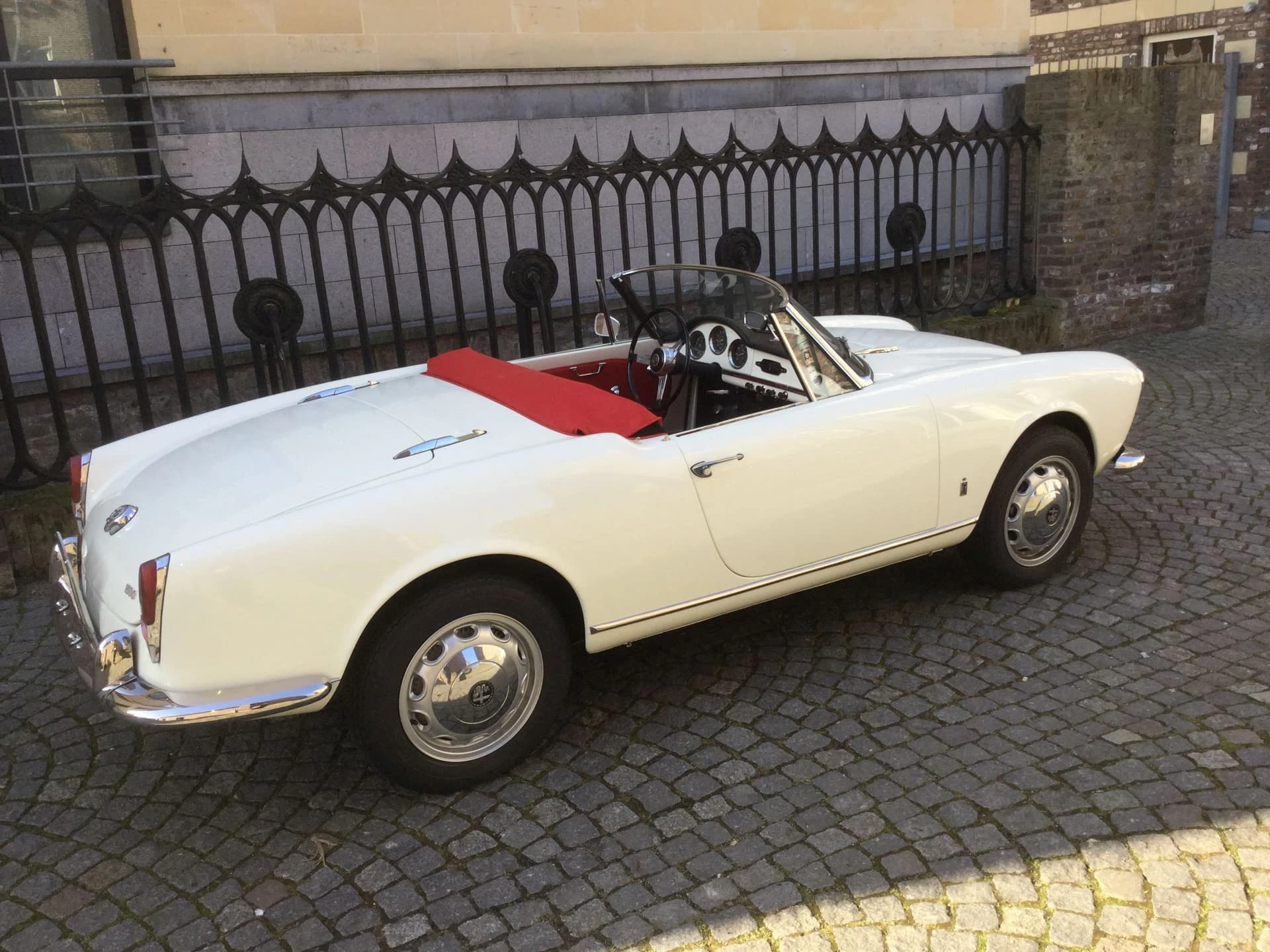 Alfa Romeo 1600 Giulia Spider Pininfarina 1964 2