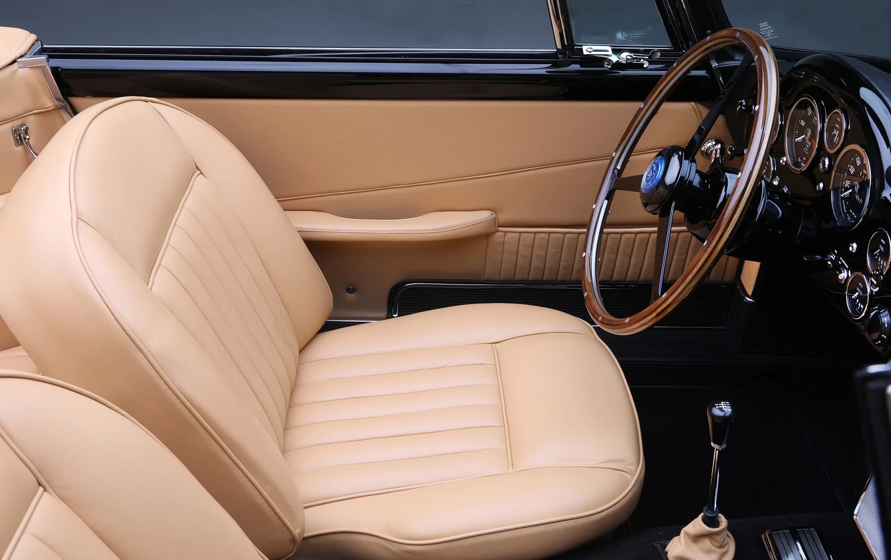 Aston Martin DB5 Convertible 1965 28