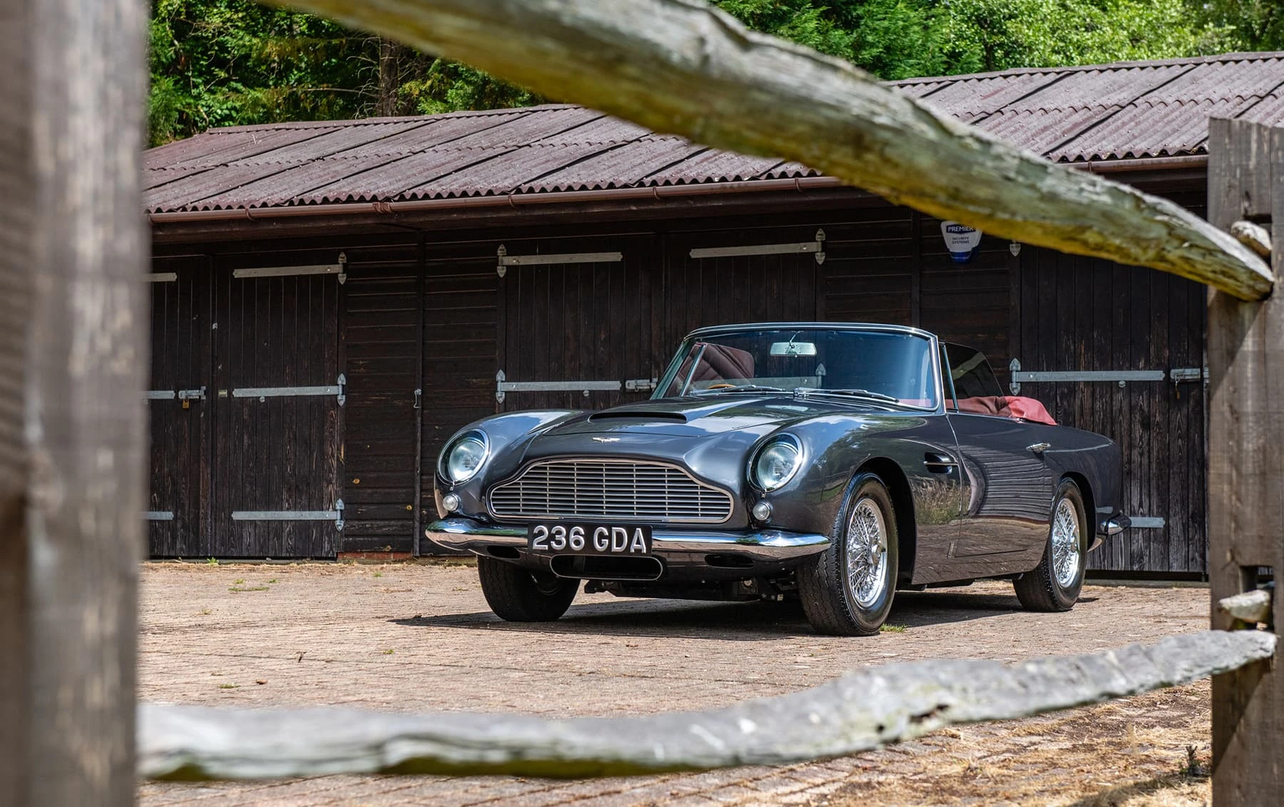 Aston Martin DB5 Convertible (Touring) - 1965 12