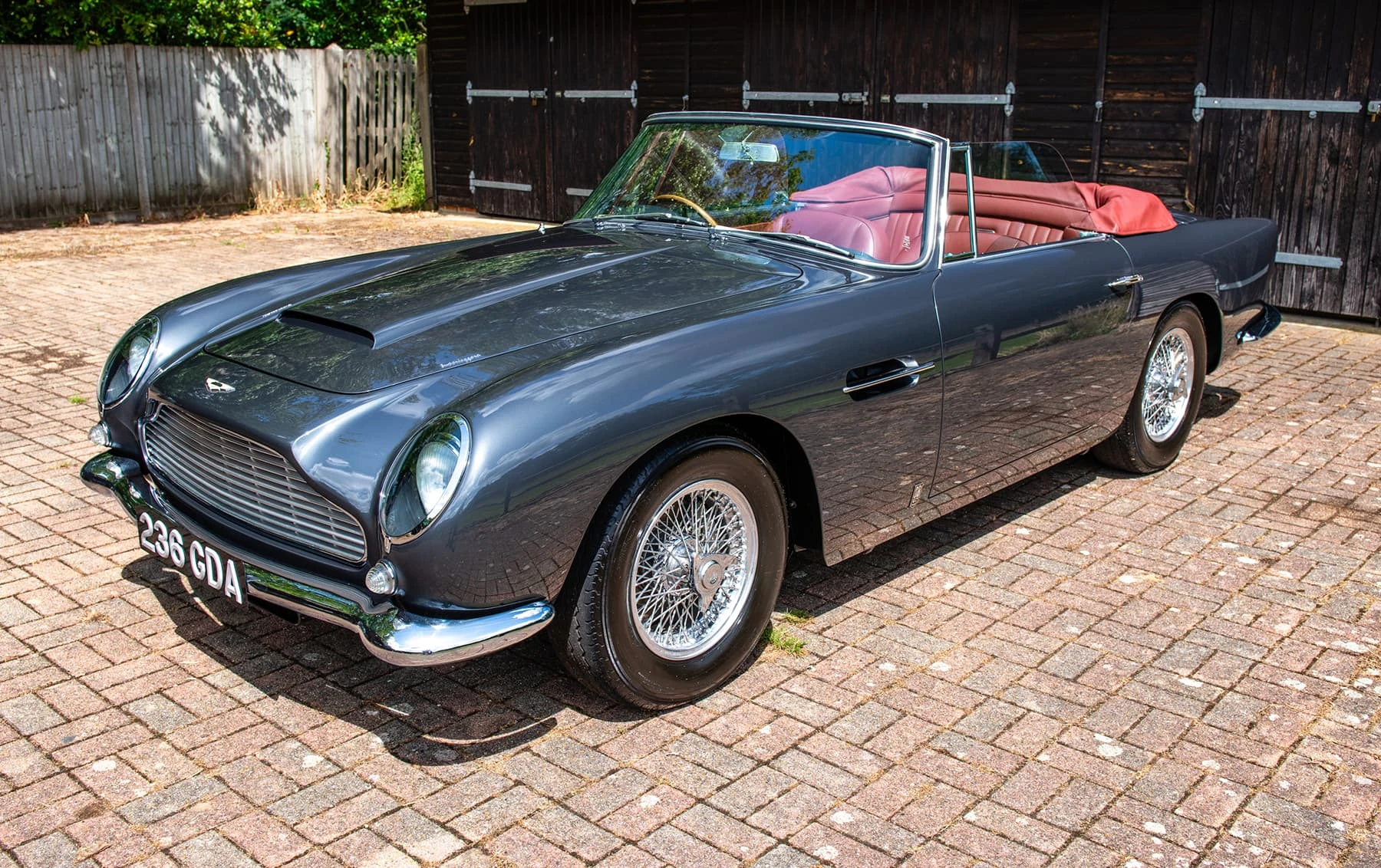 Aston Martin DB5 Convertible (Touring) - 1965 13