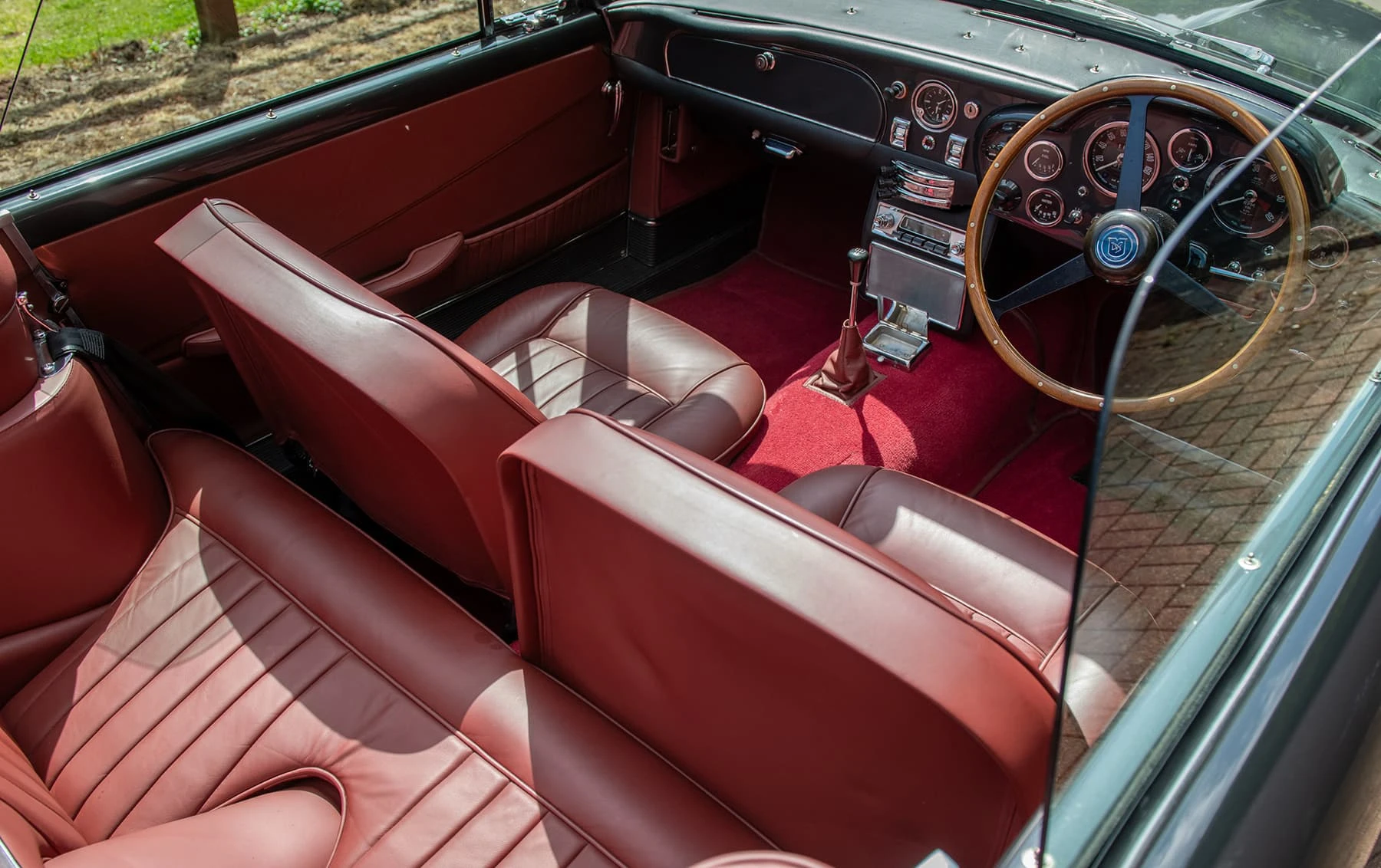 Aston Martin DB5 Convertible (Touring) - 1965 23