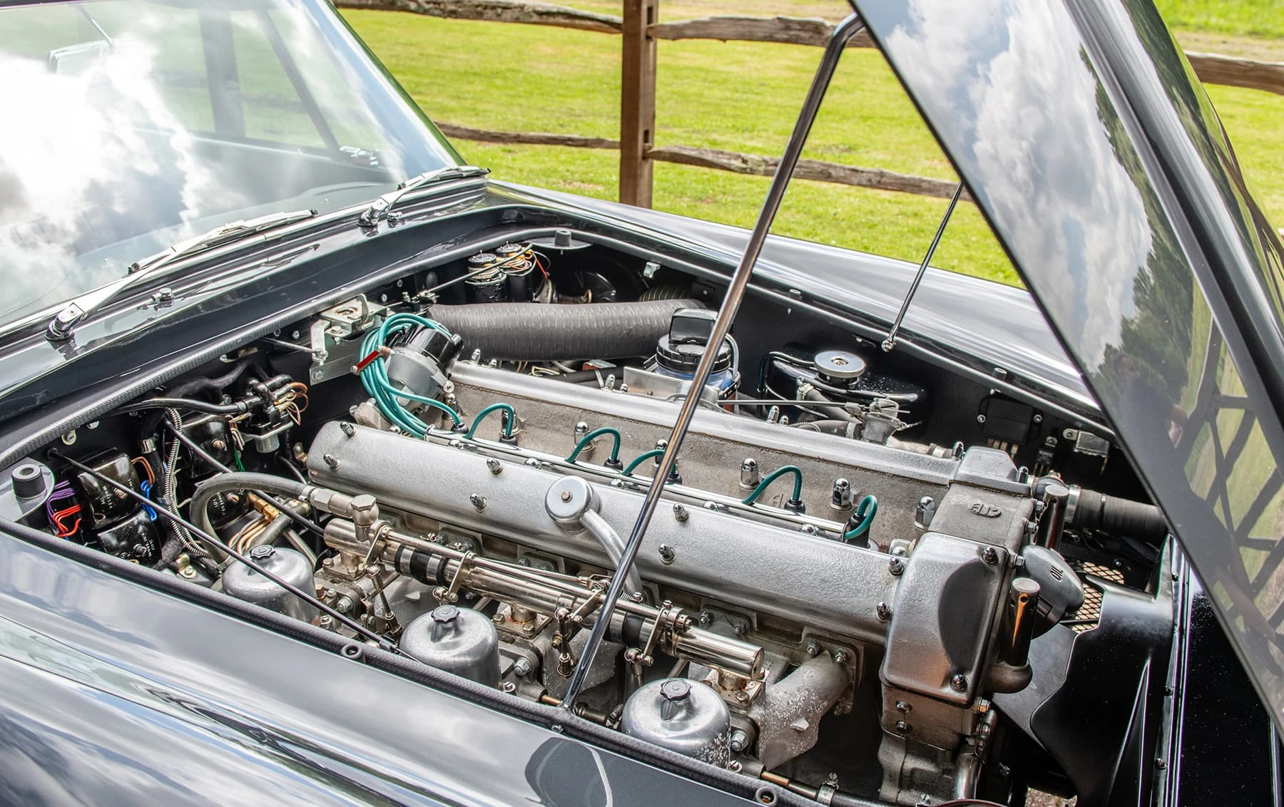 Aston Martin DB5 Convertible (Touring) - 1965 28