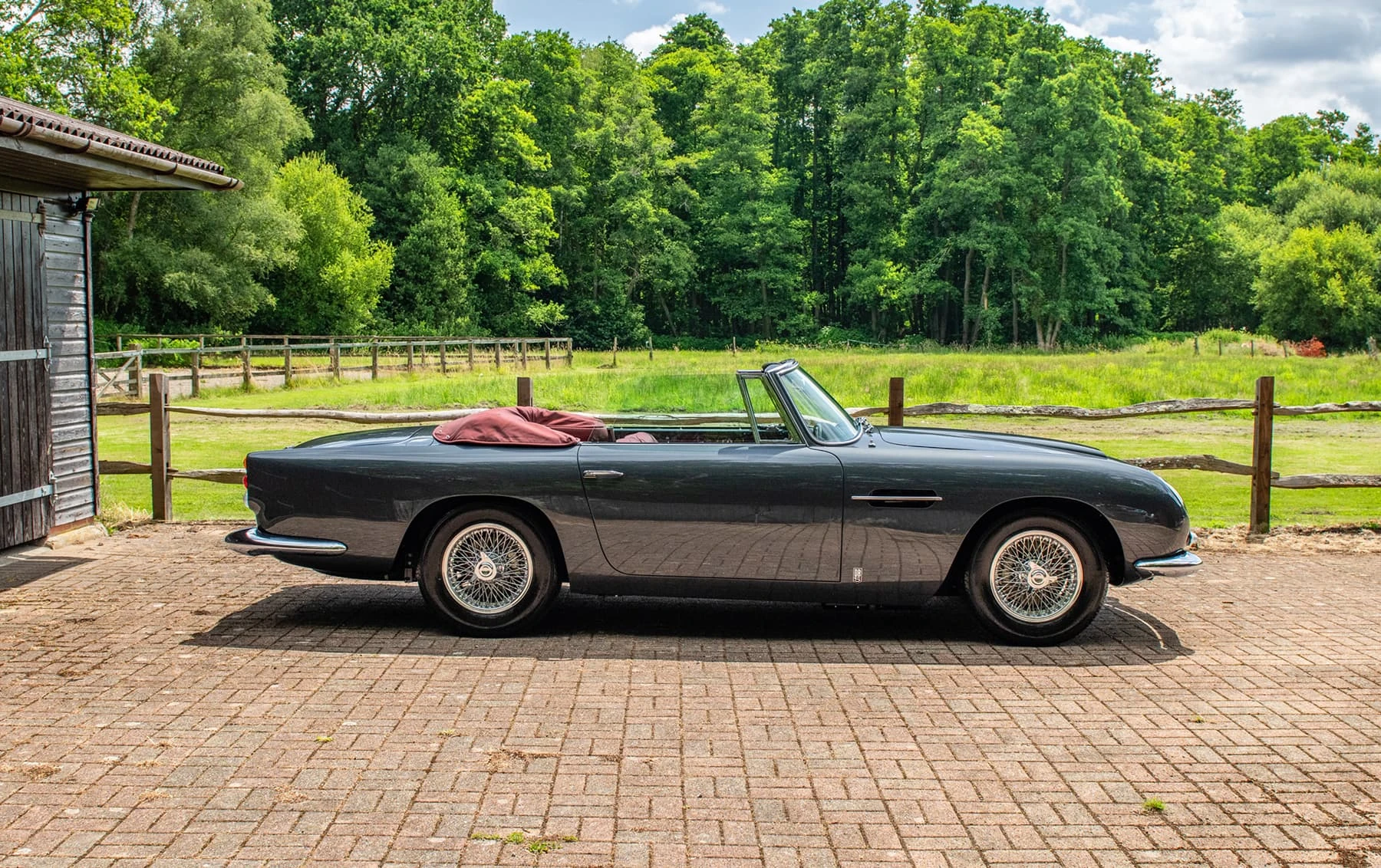 Aston Martin DB5 Convertible (Touring) - 1965 7