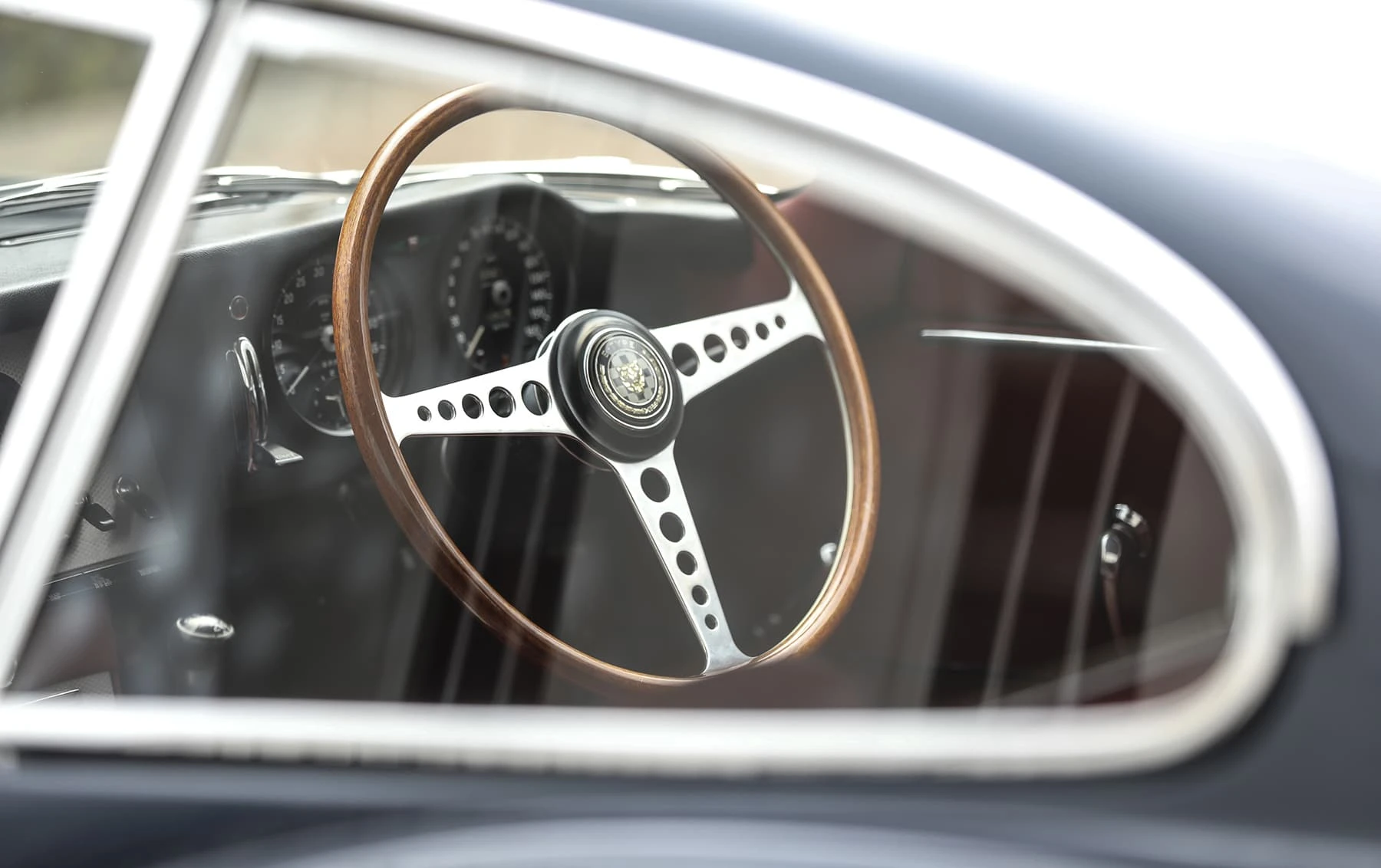 Jaguar E-Type Series I 1961 23