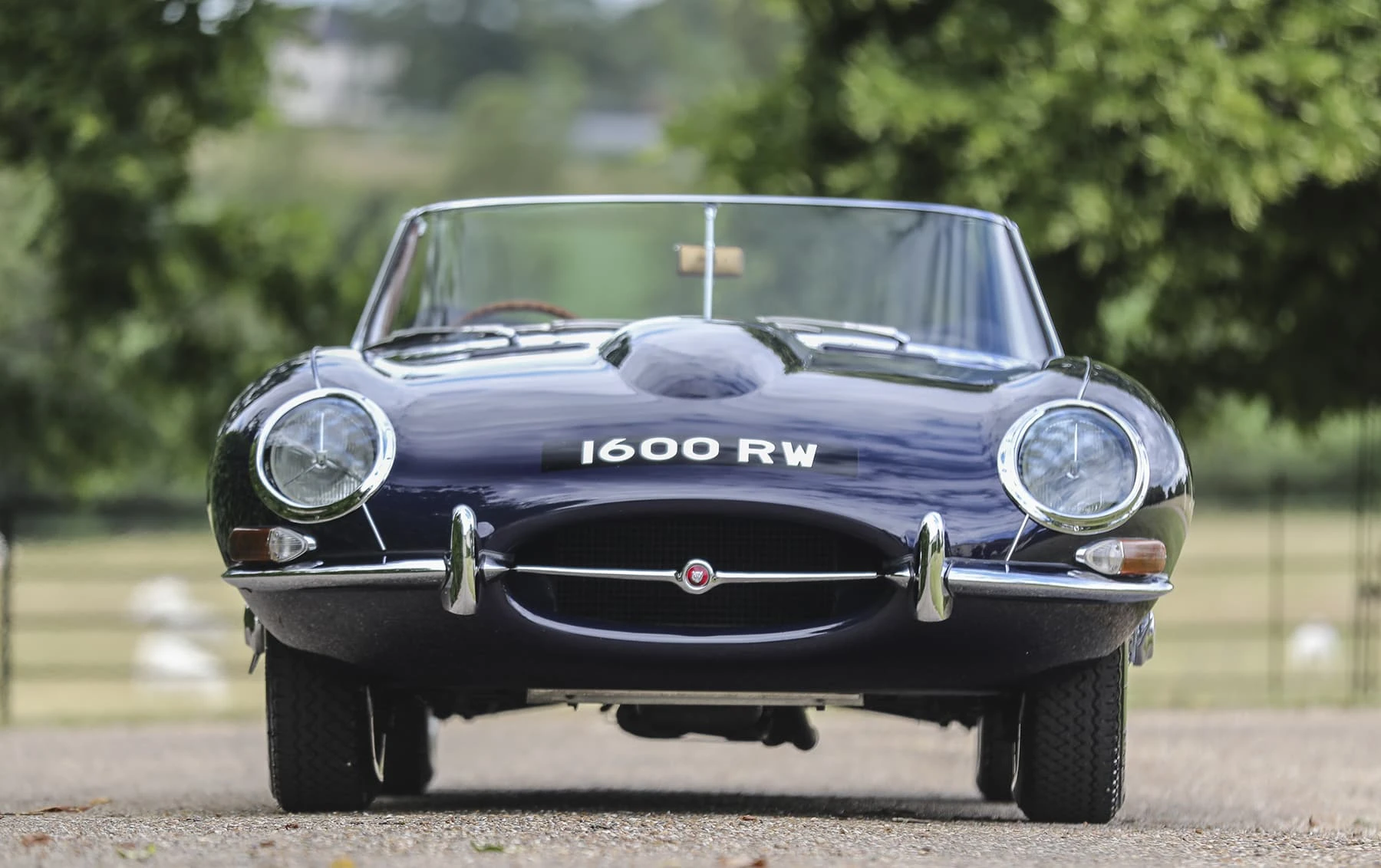 Jaguar E-Type Series I 3.8-Litre Roadster (1961) 12