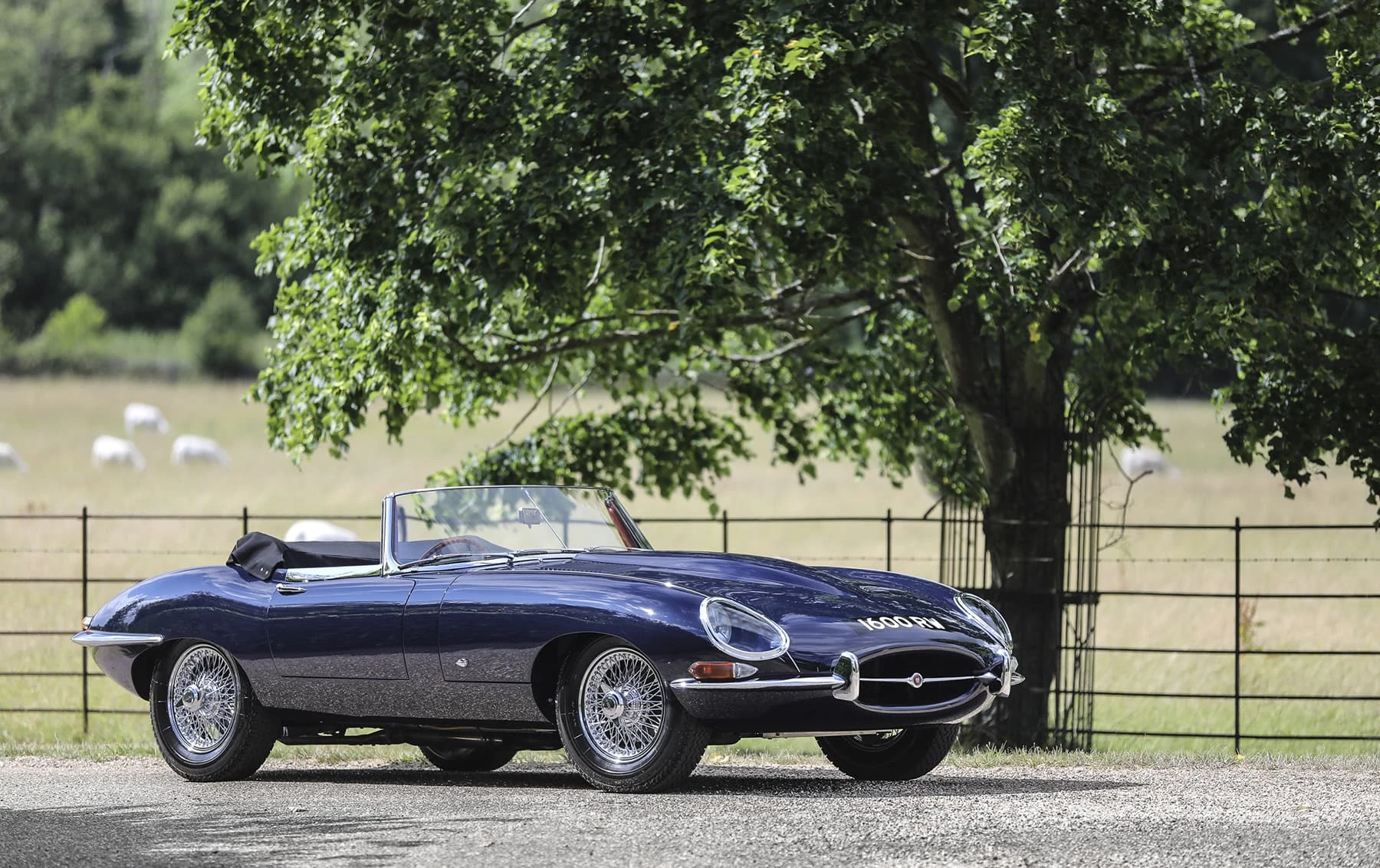 Jaguar E-Type Series I 3.8-Litre Roadster (1961) 15