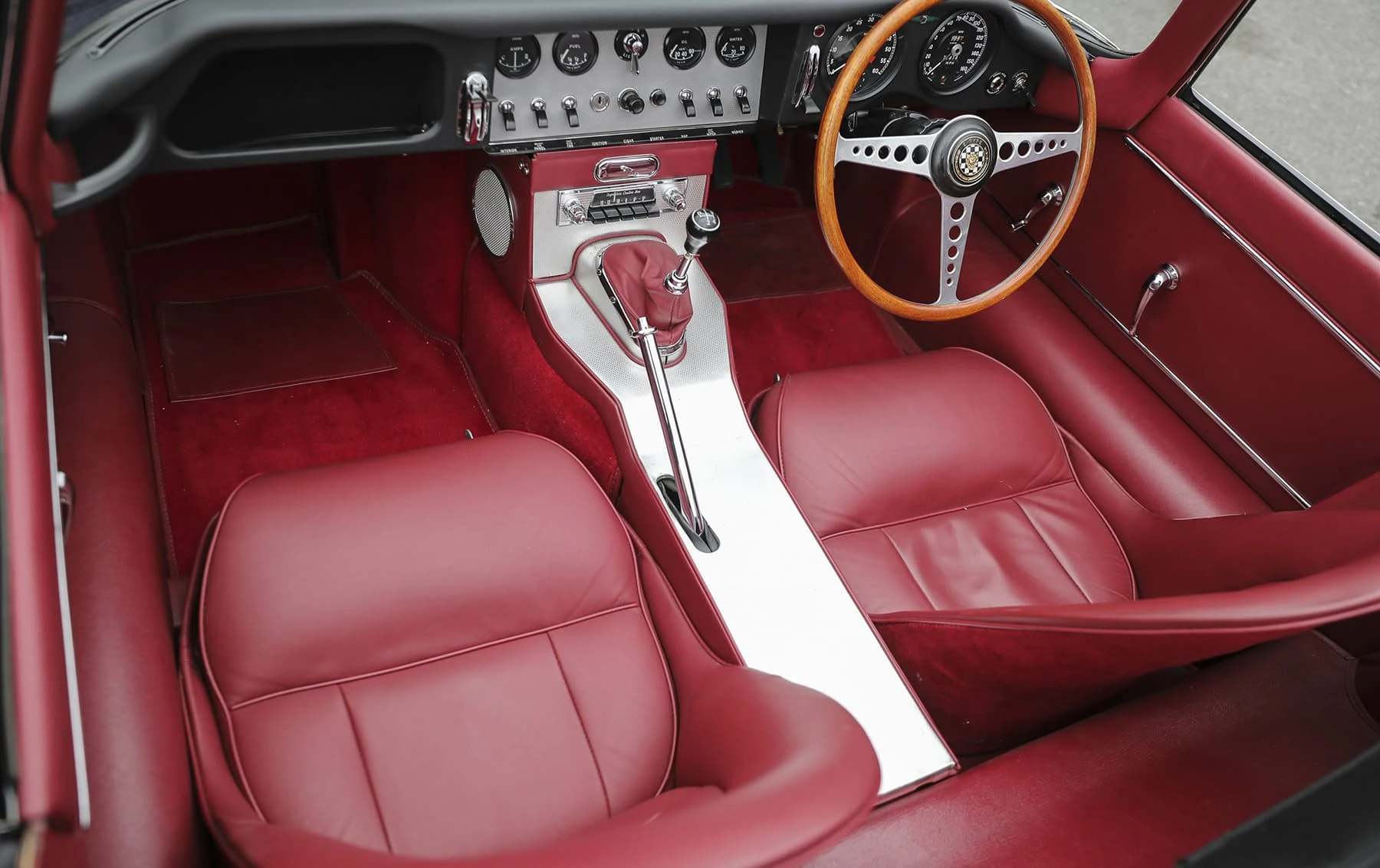 Jaguar E-Type Series I 3.8-Litre Roadster (1961) 26