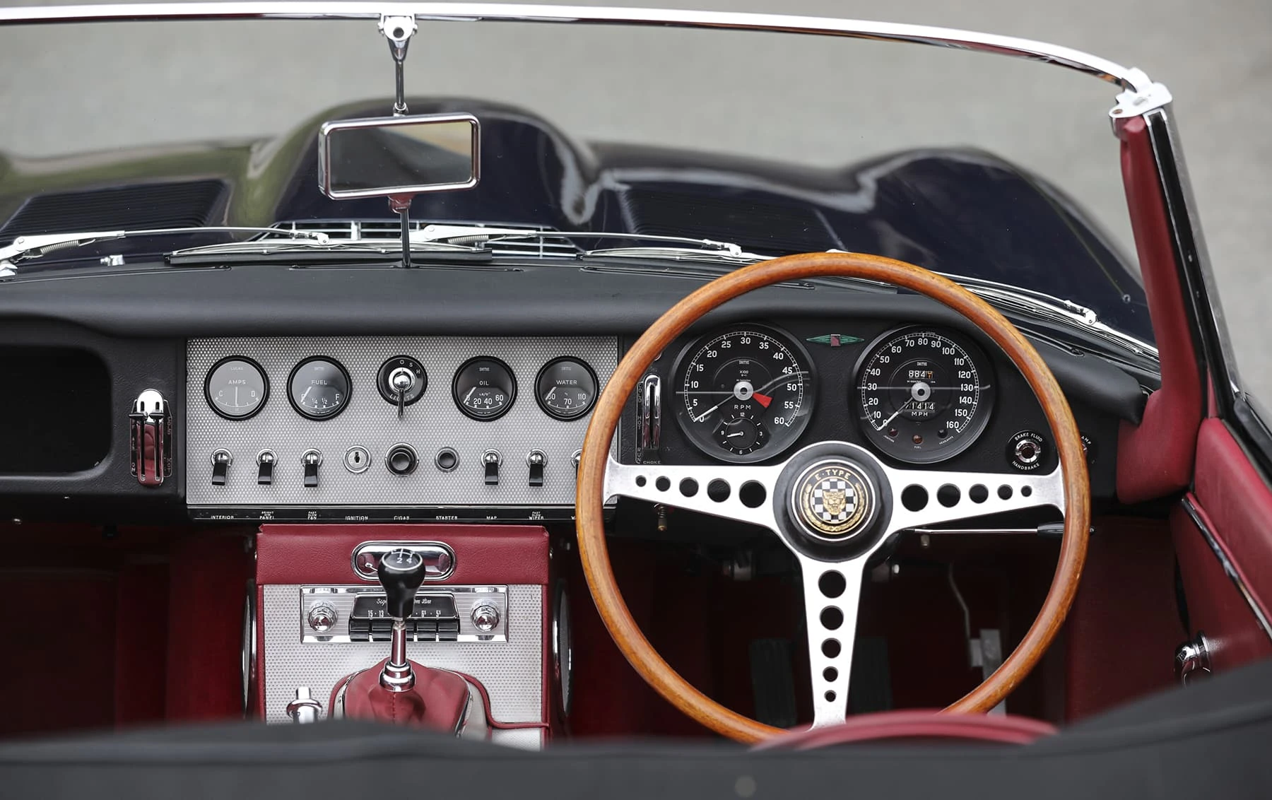 Jaguar E-Type Series I 3.8-Litre Roadster (1961) 29