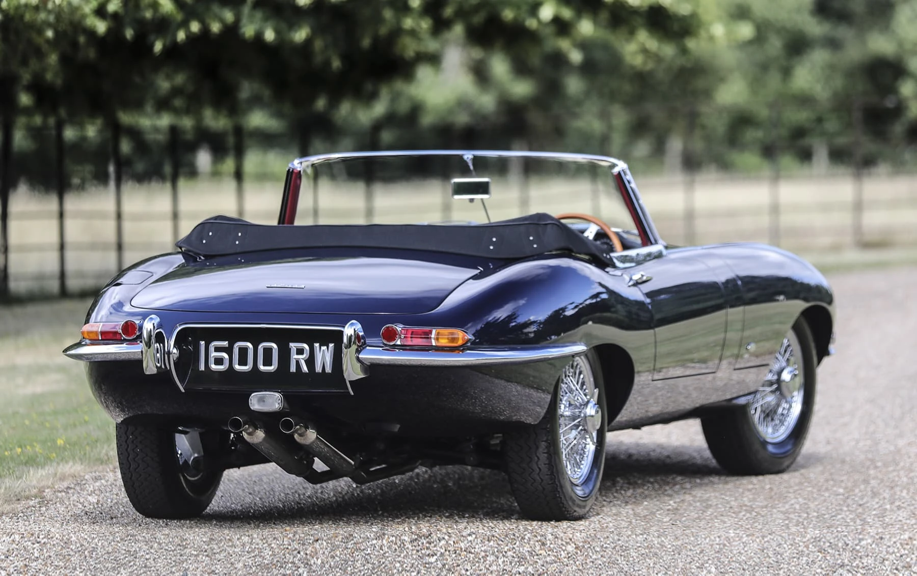 Jaguar E-Type Series I 3.8-Litre Roadster (1961) 4