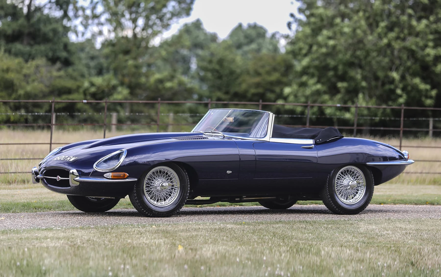 Jaguar E-Type Series I 3.8-Litre Roadster (1961) 8