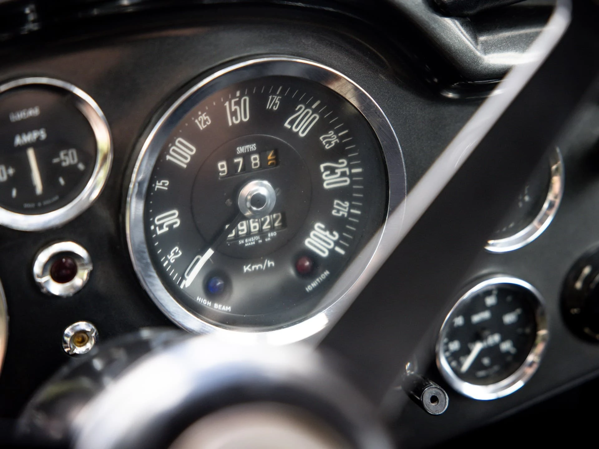 Aston Martin DB6 Vantage 1966 13