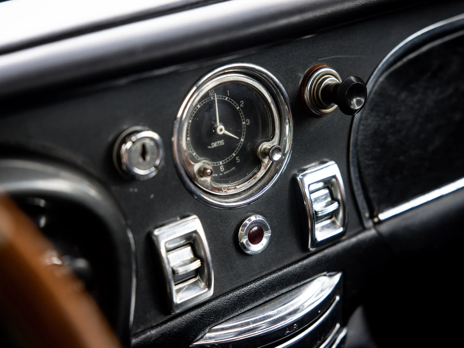 Aston Martin DB6 Vantage 1966 14