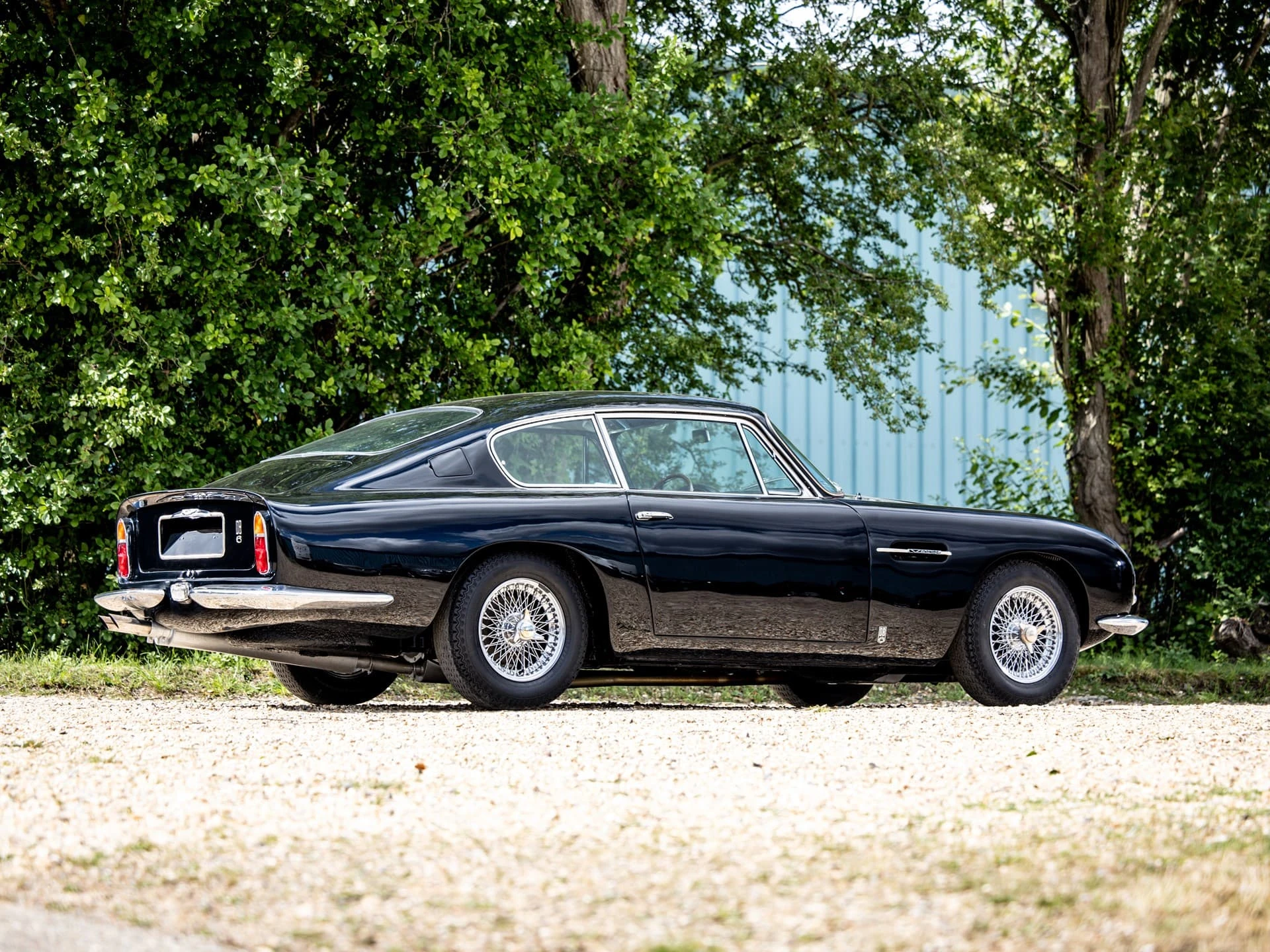 Aston Martin DB6 Vantage 1966 2
