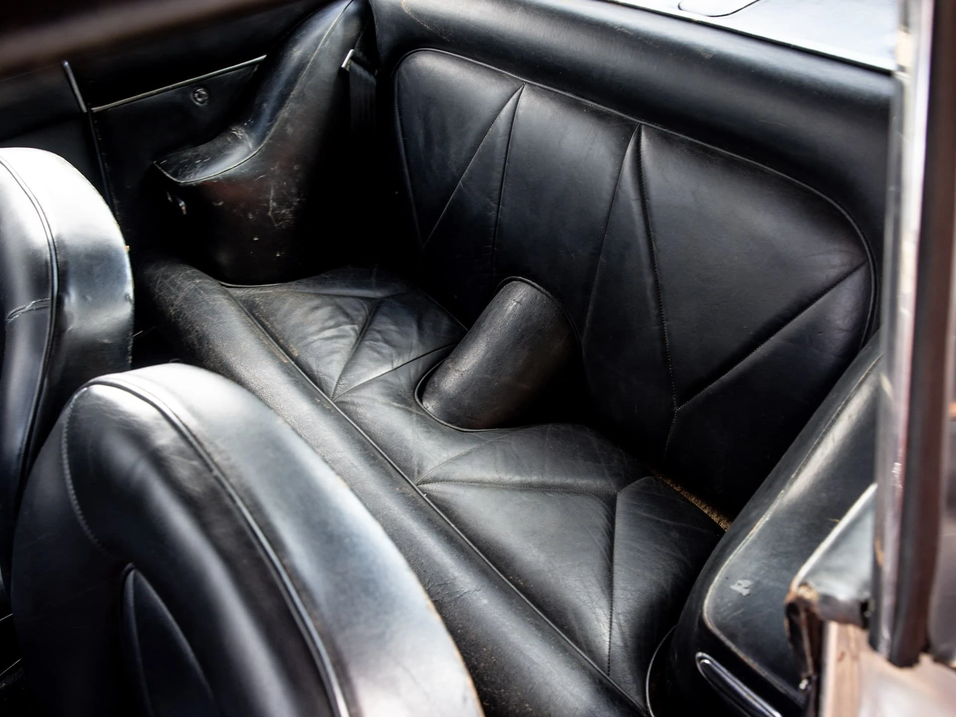 Aston Martin DB6 Vantage 1966 21