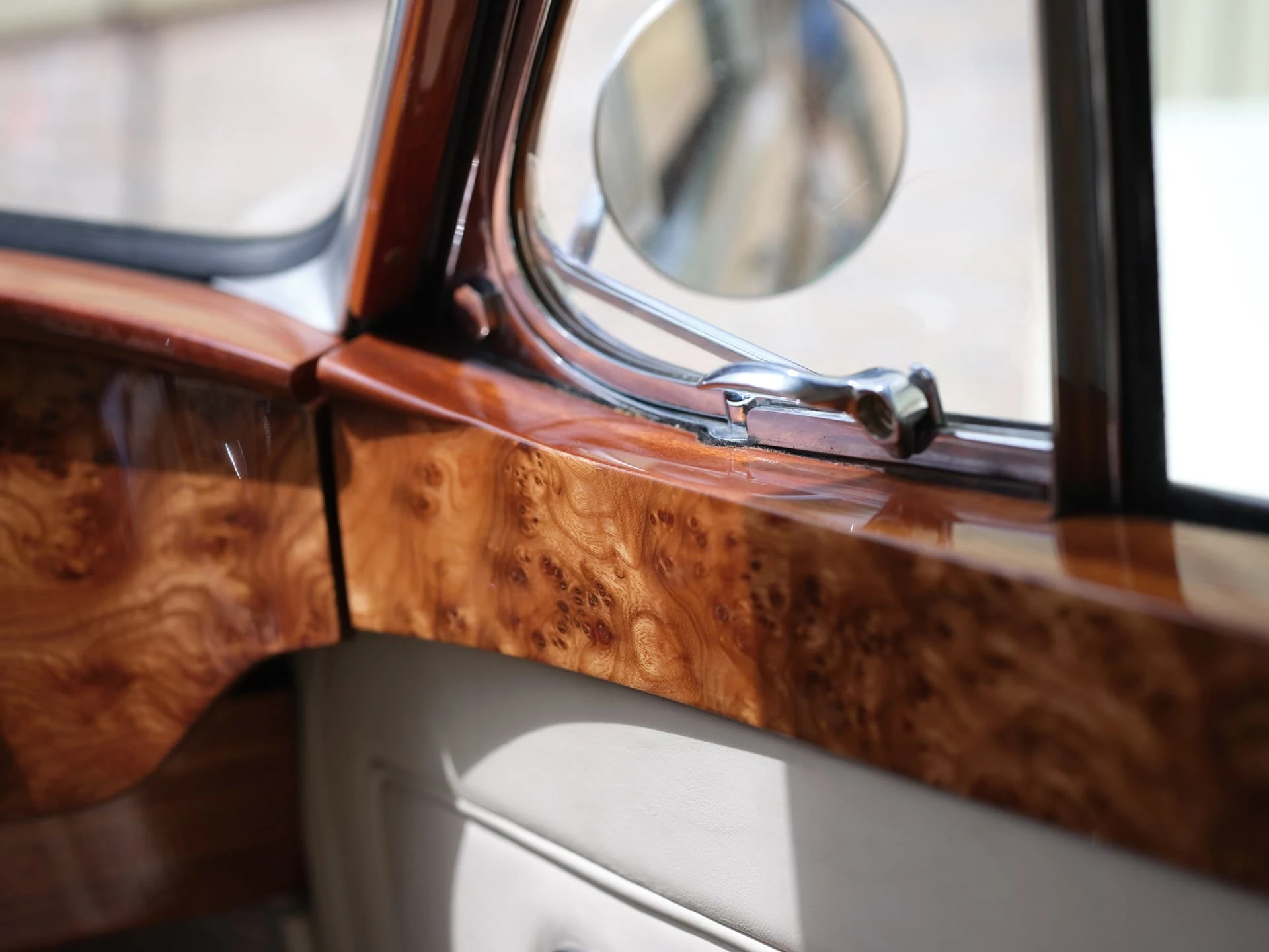 Bentley S1 Continental 'Flying Spur' Sports Saloon (H.J. Mulliner) - 1957 14