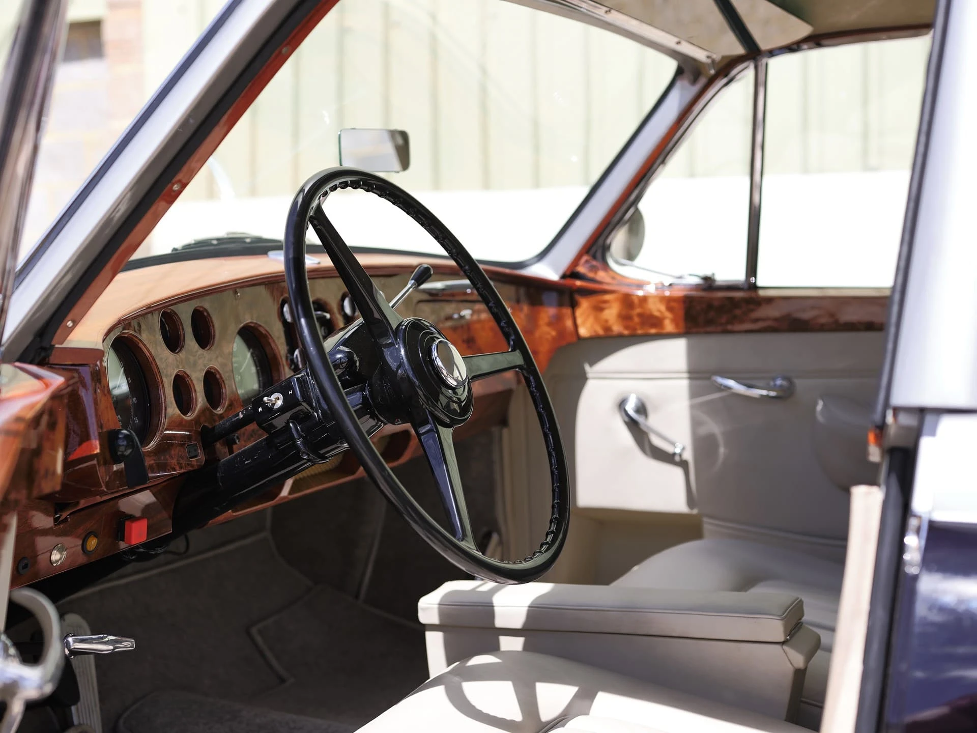 Bentley S1 Continental 'Flying Spur' Sports Saloon (H.J. Mulliner) - 1957 4
