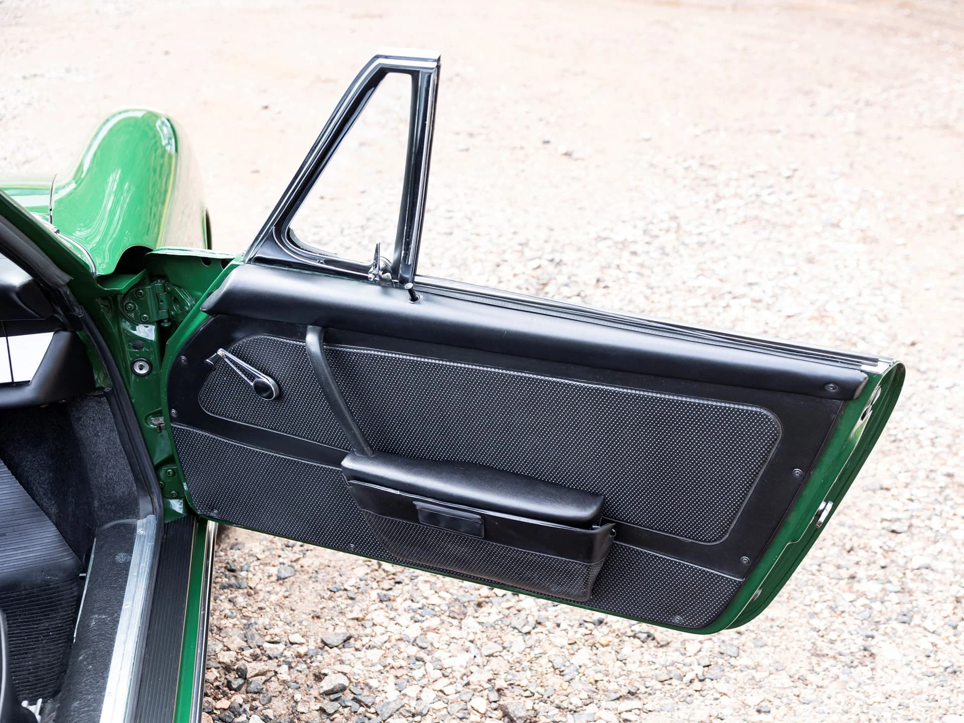 Porsche 911S Soft-Window Targa - 1967 21