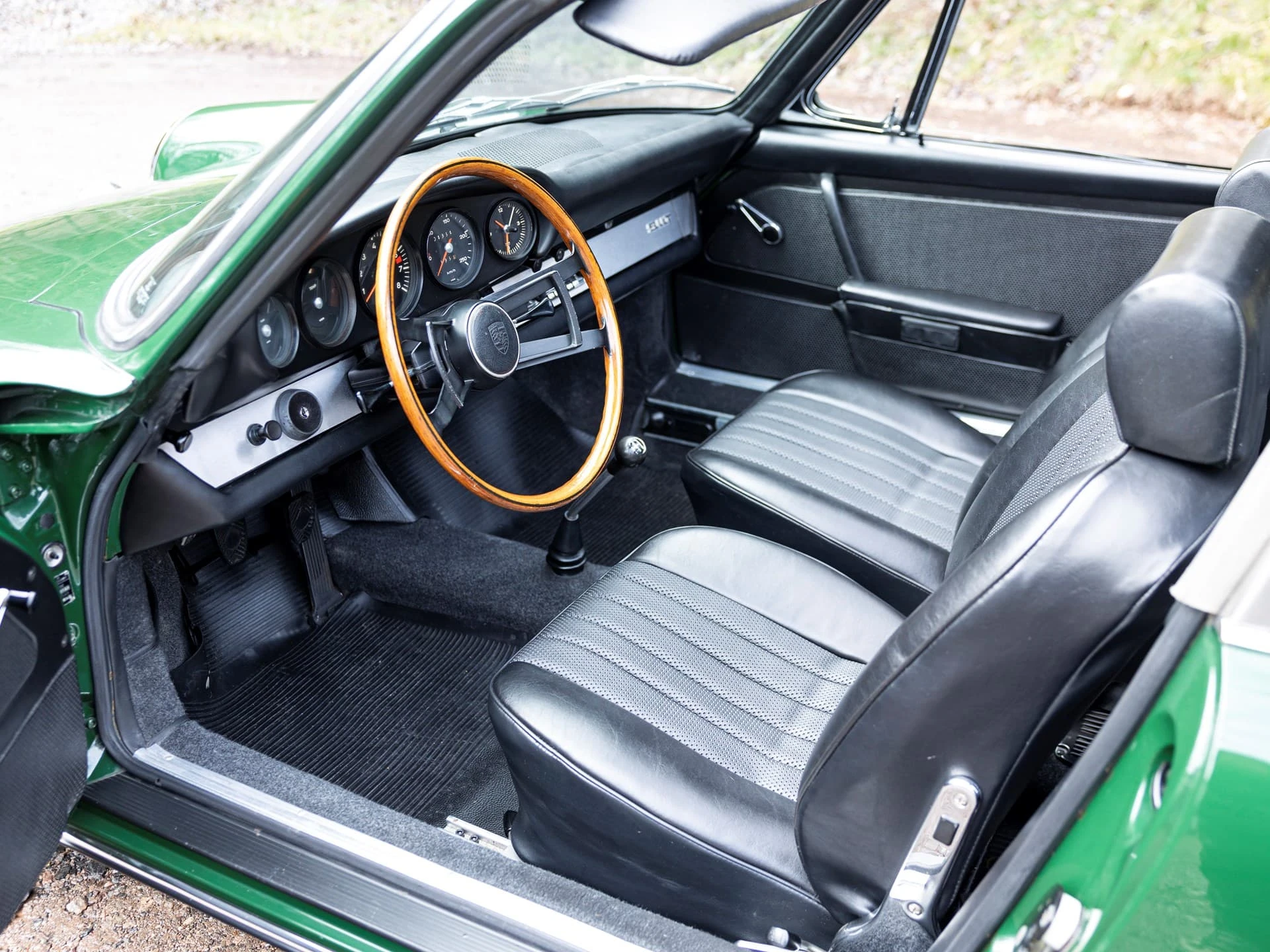 Porsche 911S Soft-Window Targa - 1967 9
