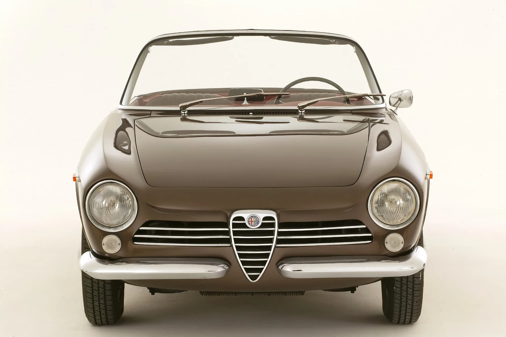 Alfa Romeo Giulia GT Spider Bertone 1962 10