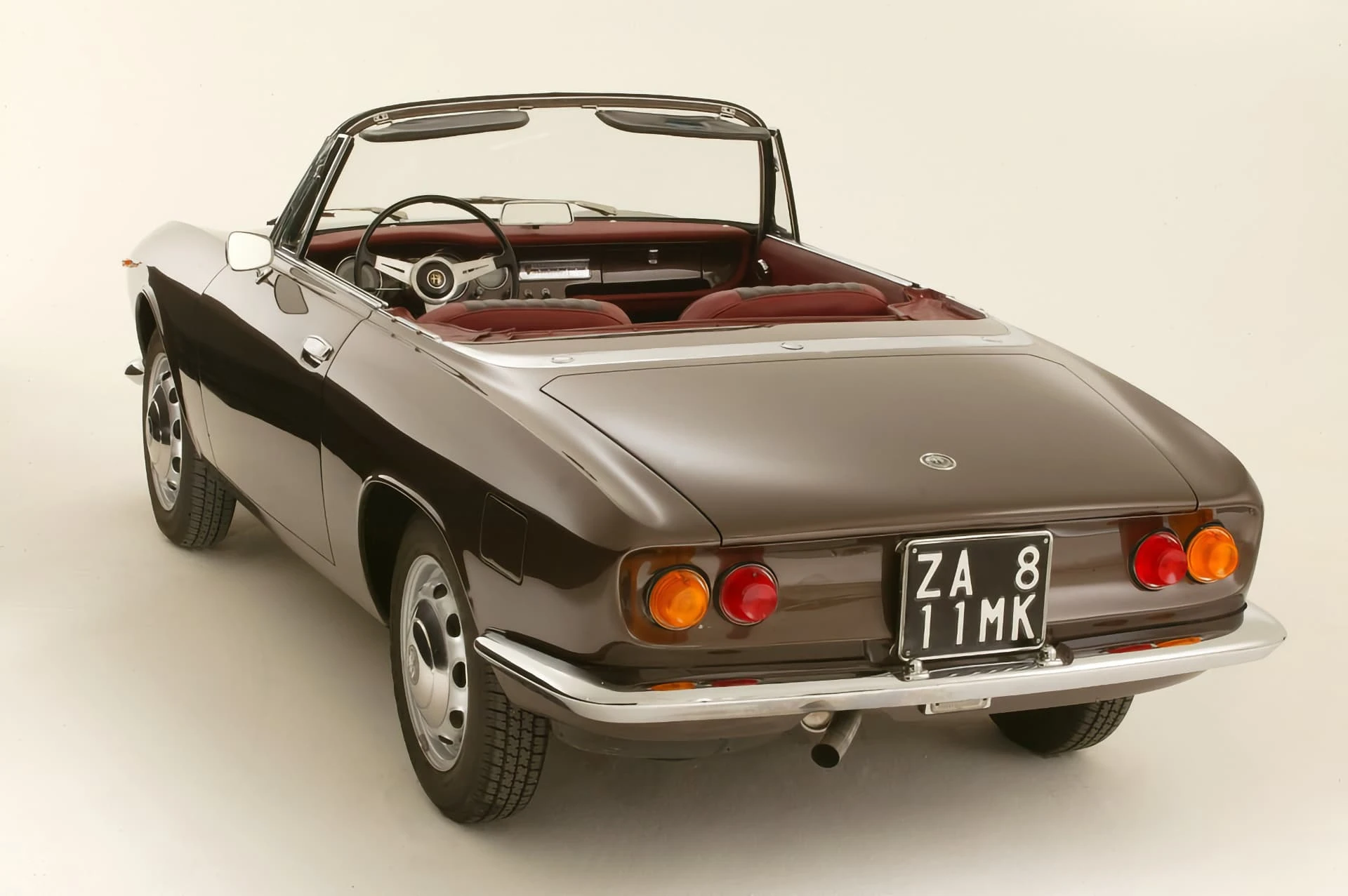 Alfa Romeo Giulia GT Spider Bertone 1962 11