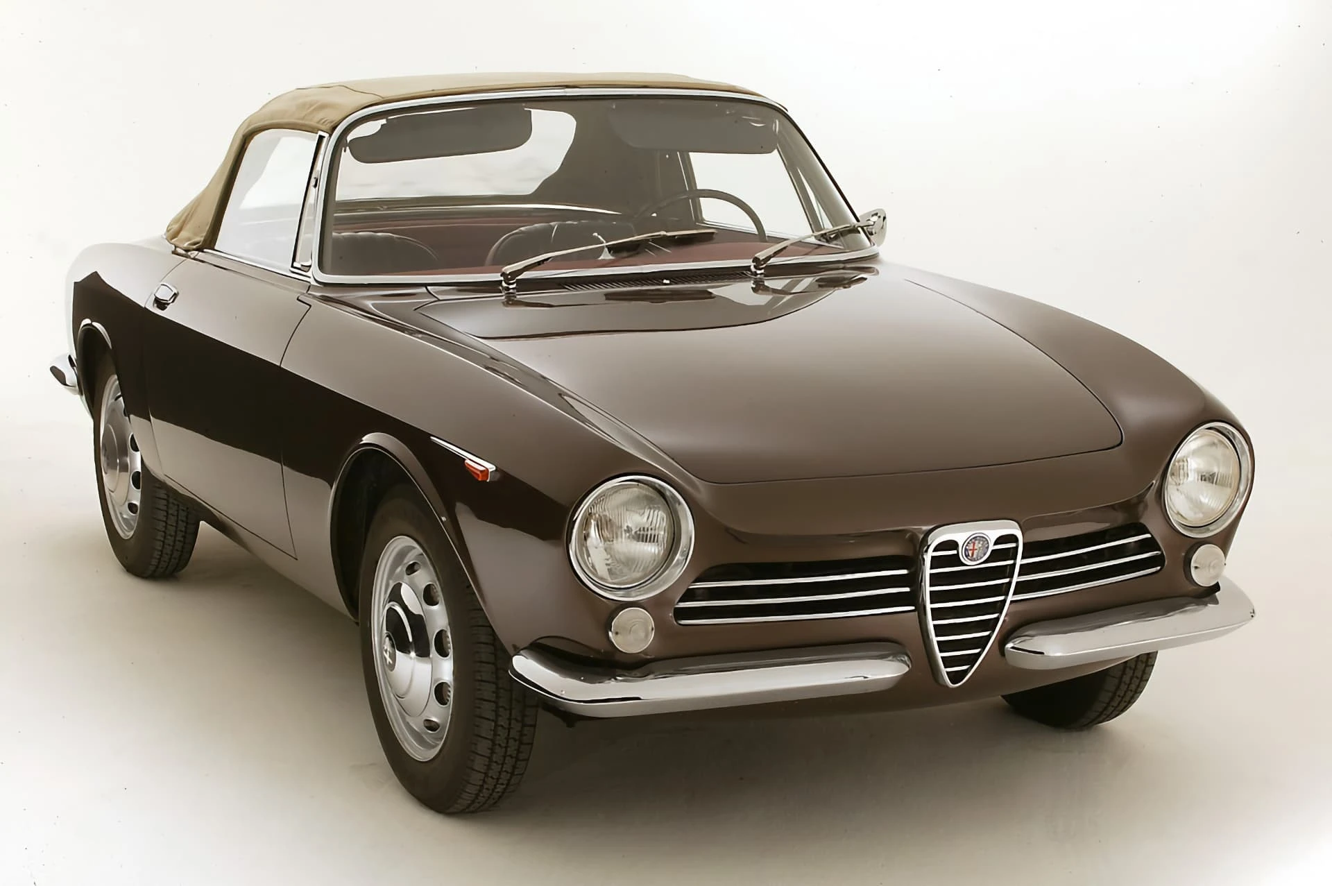 Alfa Romeo Giulia GT Spider Bertone 1962 6