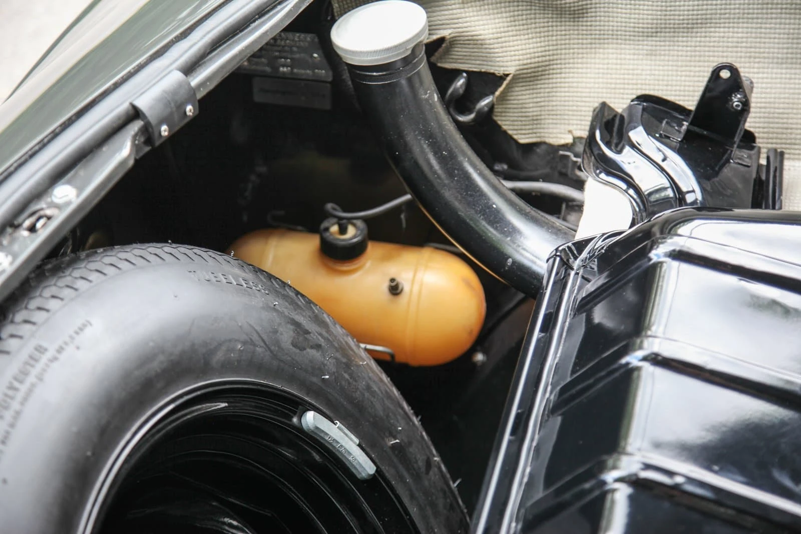 Volkswagen Type 34 Karmann Ghia 1965 136