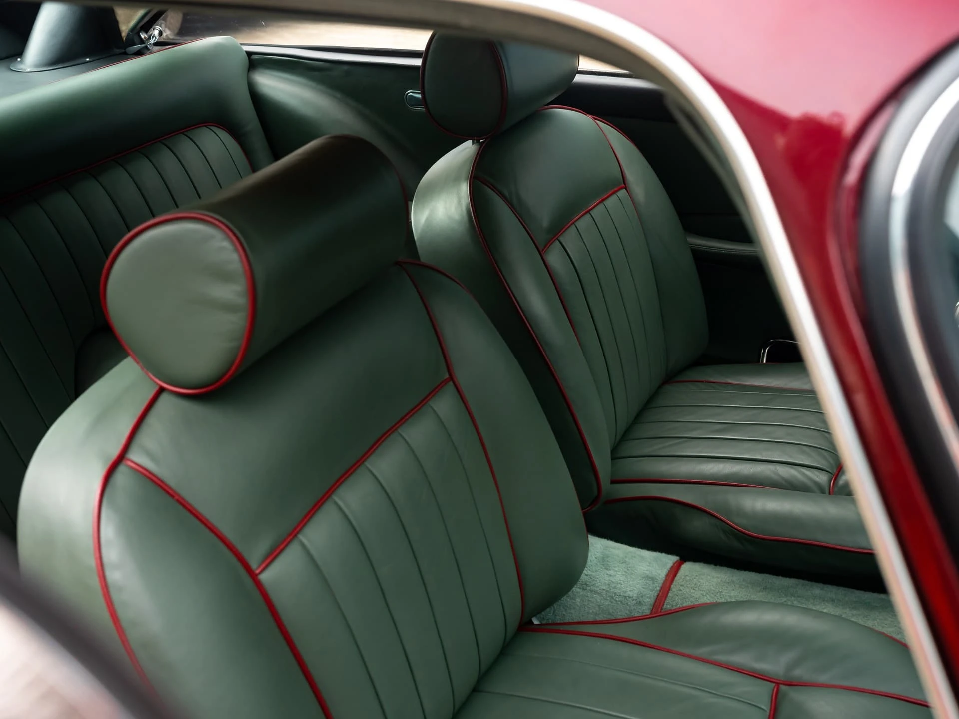 Aston Martin DB4 'Special Series Engine' Series IV (Touring) - 1962 12