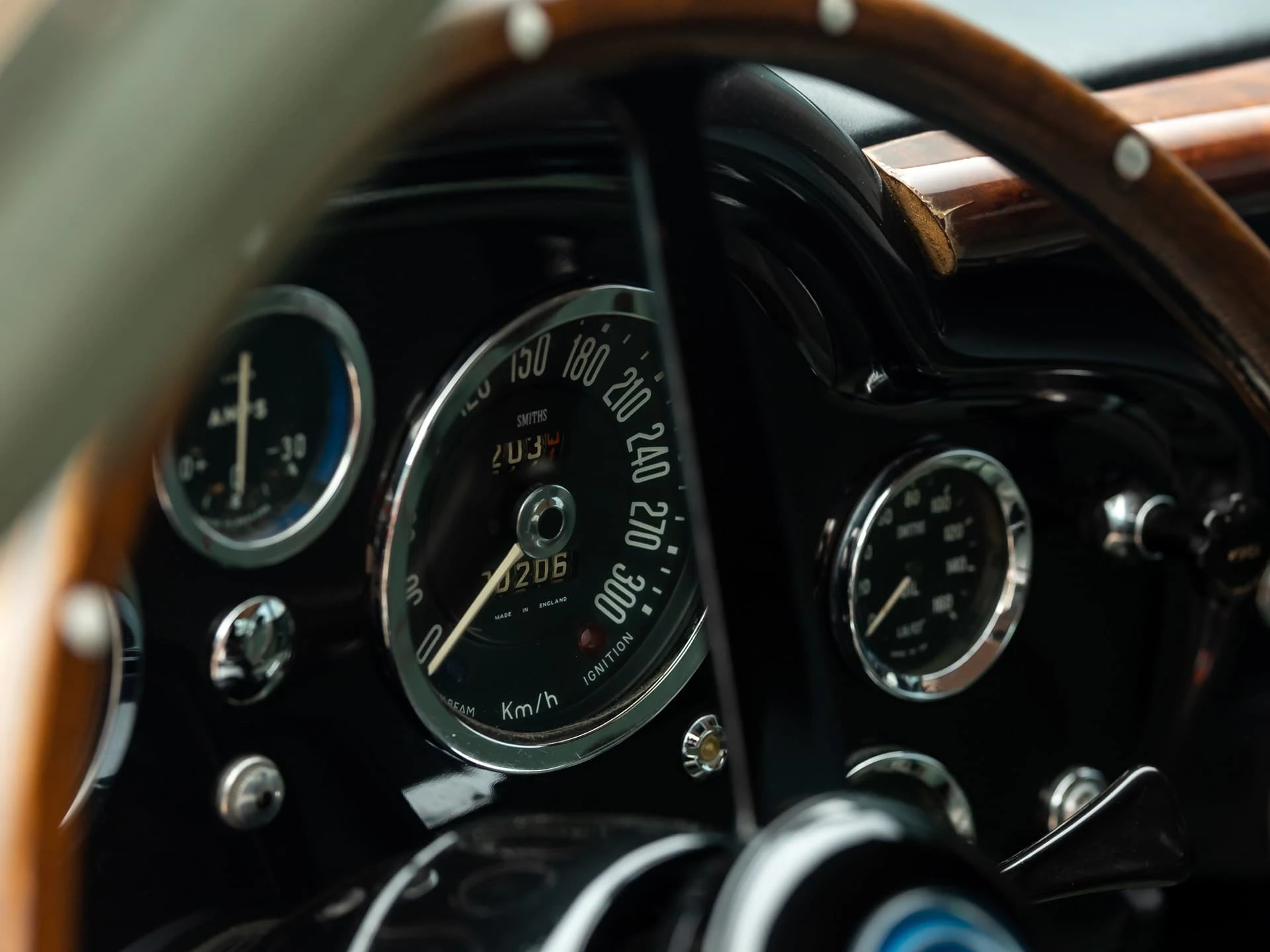 Aston Martin DB4 'Special Series Engine' Series IV (Touring) - 1962 2